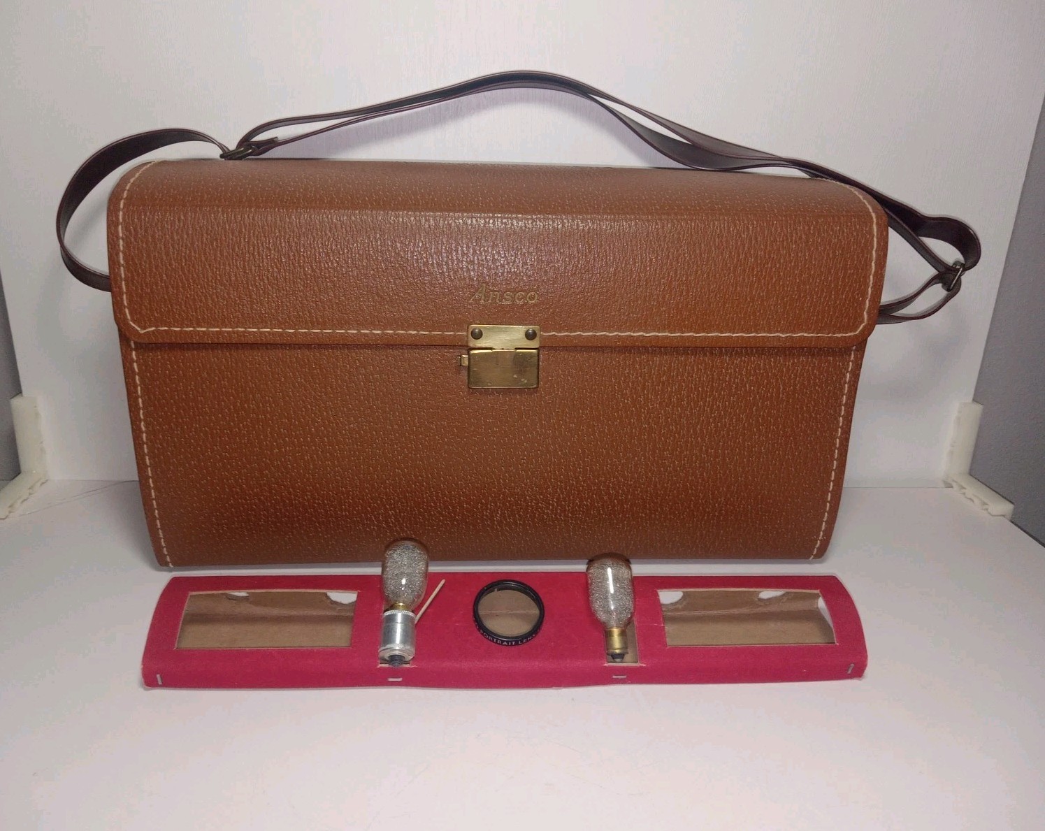 Vtg ANSCO Ready Flash Camera/Carrying Case w/Two Bulbs & No. 29 Portrait Lens 1+