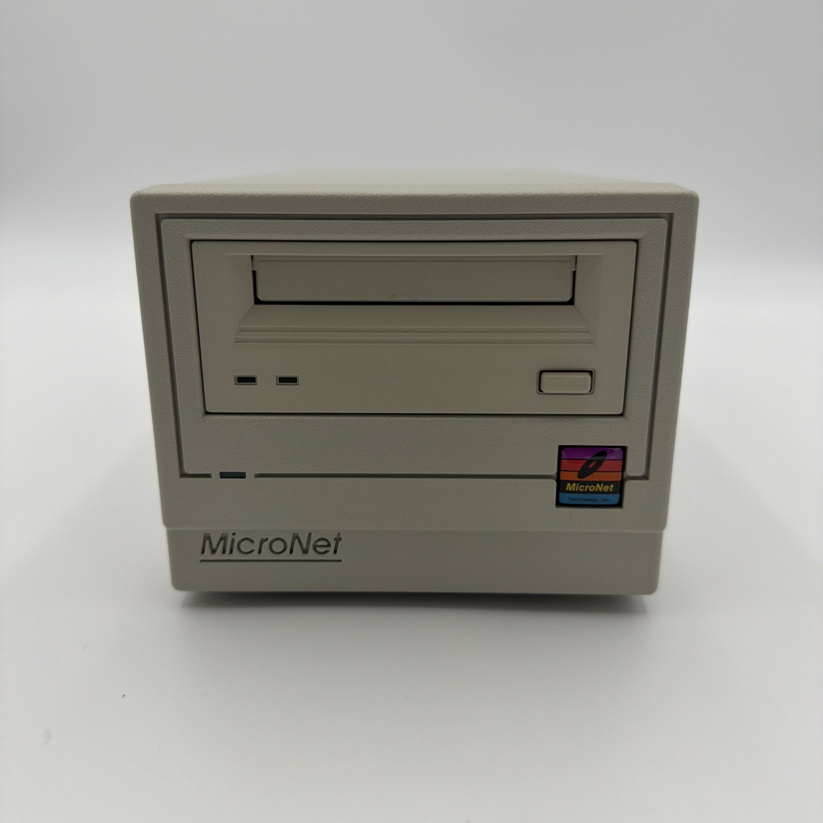MicroNet SS-D16000 External SCSI DAT DDS-2 Tape Backup Drive Power On Tested