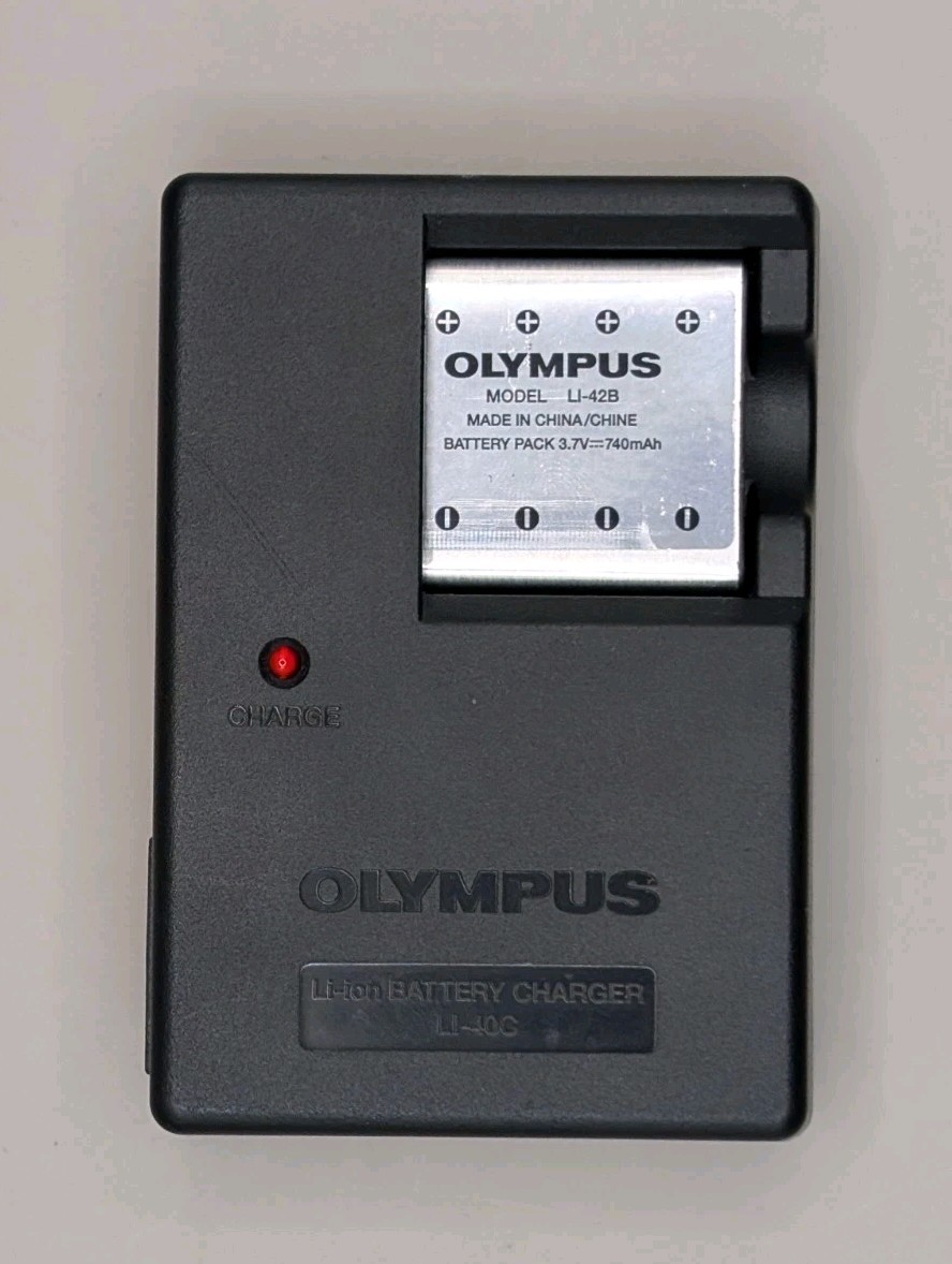 Olympus FE-5035 14.0MP Compact Digital Camera, Charger & Spare Battery