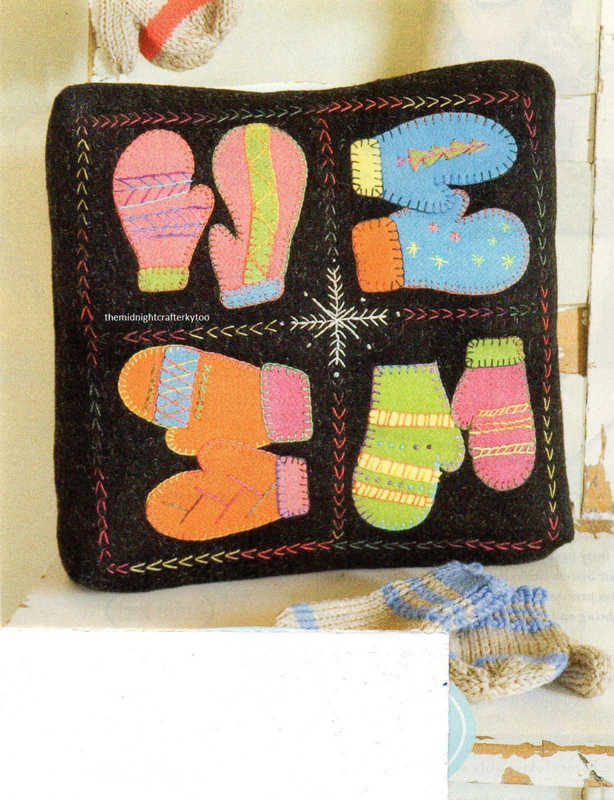 A Mix Of Mittens Quilt Pattern Pieced/Applique MF