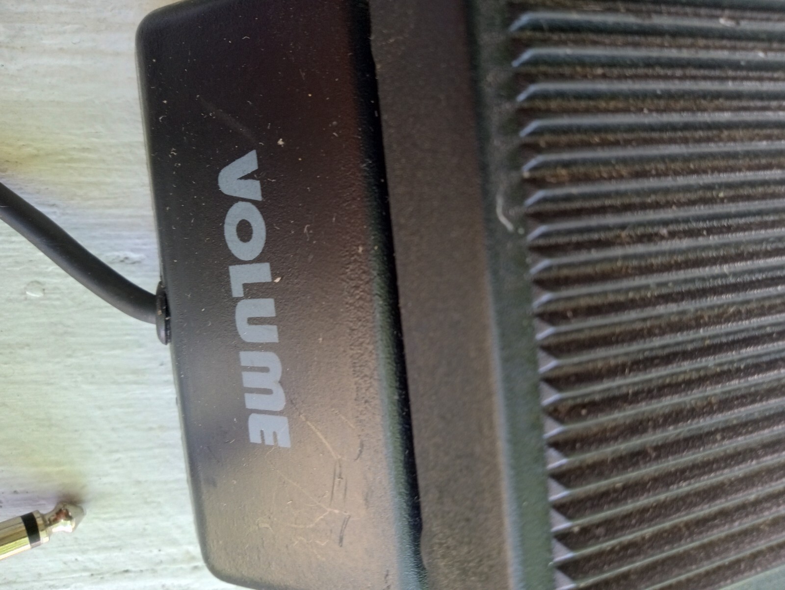 volume pedal for musical instruments
