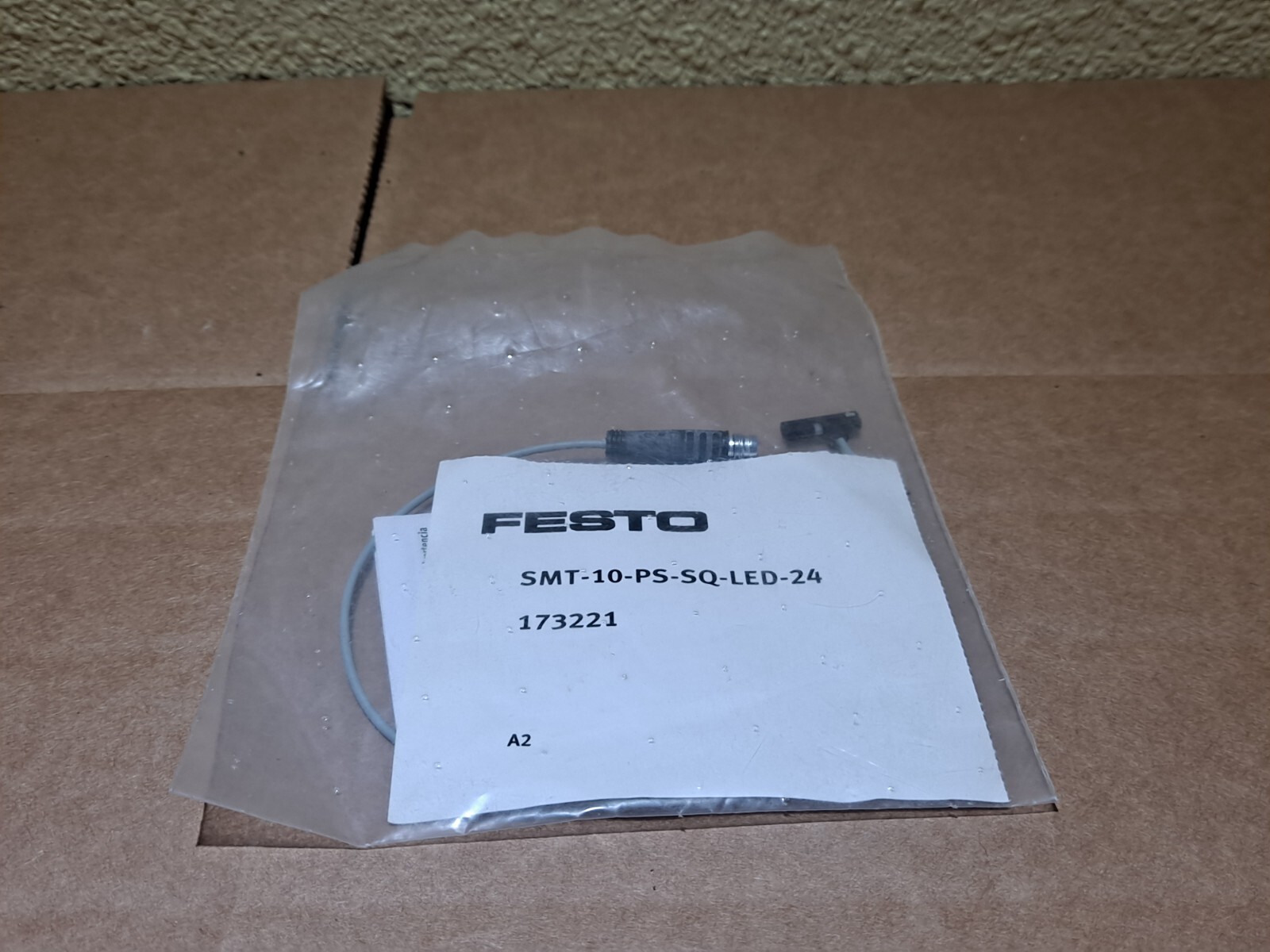 NEW  FESTO  SMT-10-PS-SQ-LED-24  Proximity Sensor   Fast Shipping