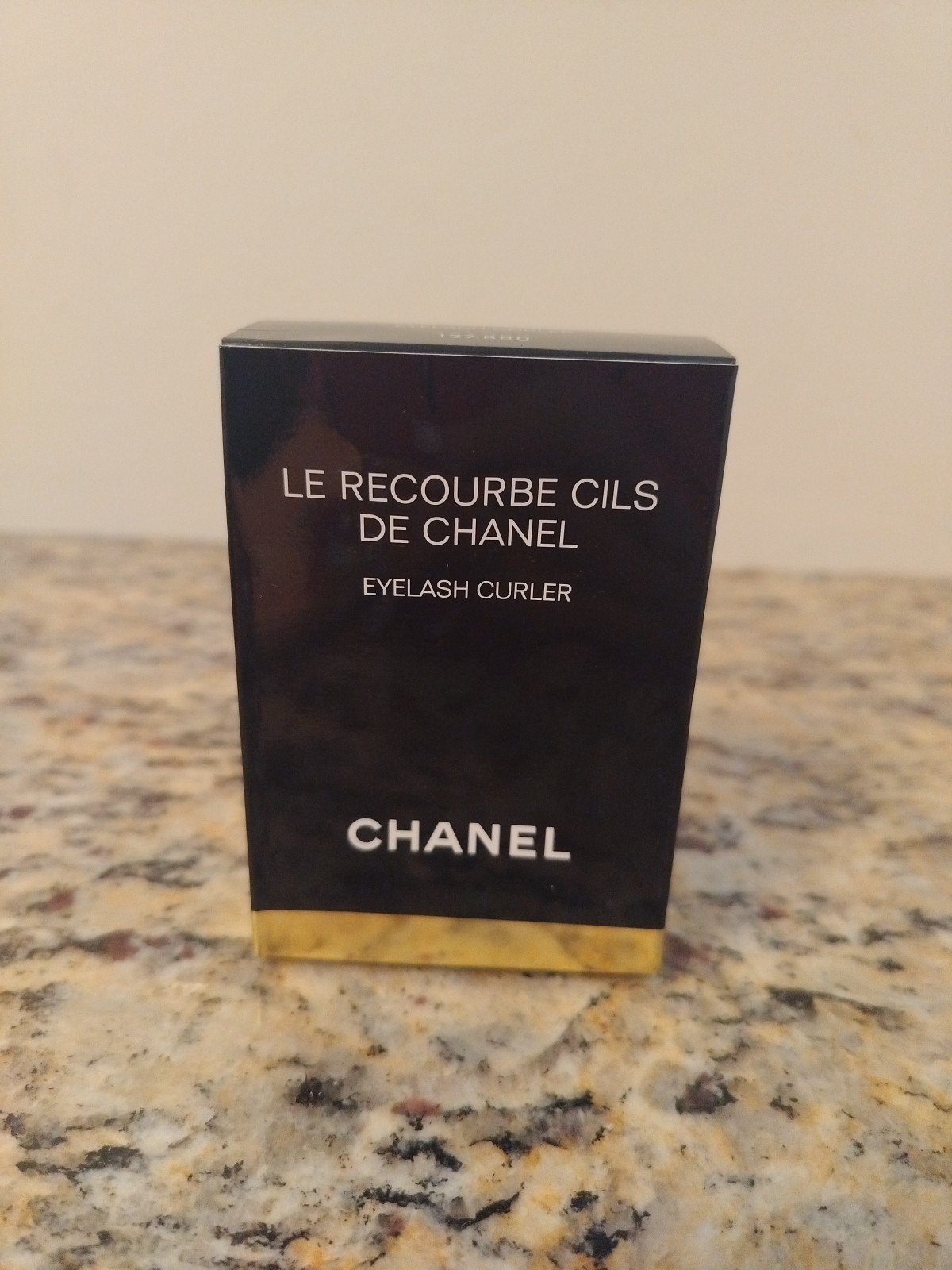 CHANEL LE RECOURBE CILS DE CHANEL Eyelash Curler w/ 2 Refill Pads **NEW IN BOX**