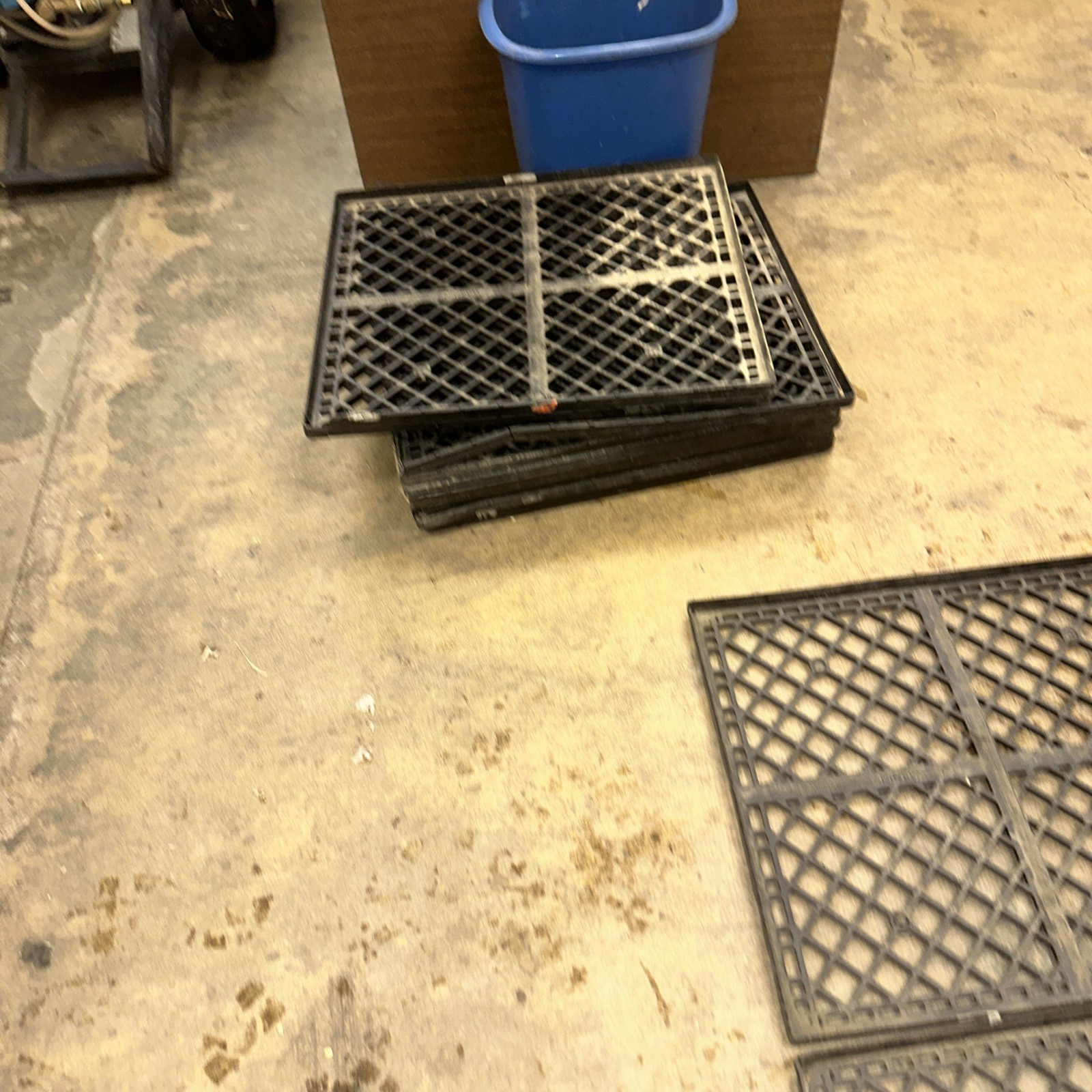 Black Plastic Stackable Bread Tray - 24L x 21” W x 1” (20 Trays)
