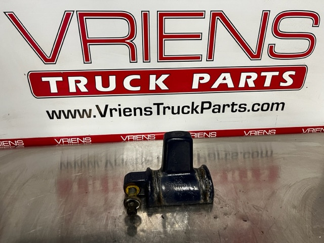PACCAR KENWORTH PETERBILT SADDLE-SUSPENSION FRONT RH ENGL THRD B63-60
