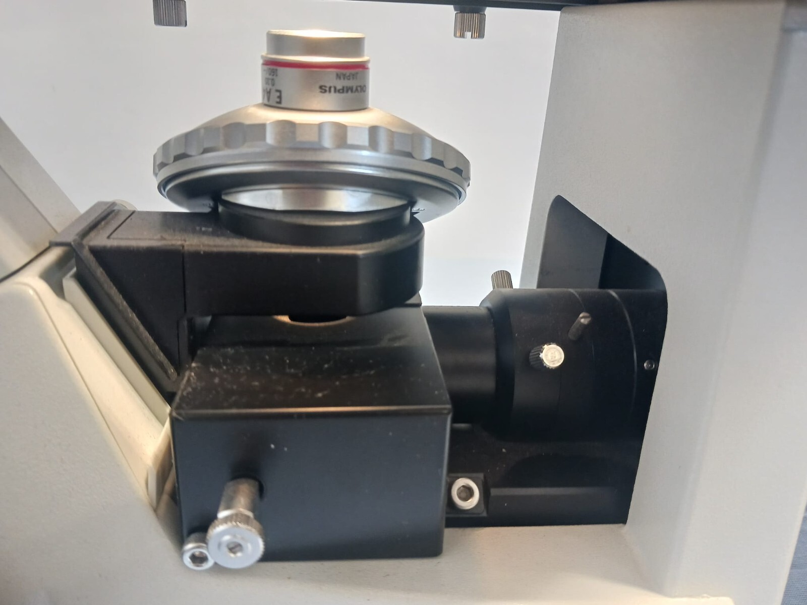 Olympus CK40-F100 Inverted Microscope w/ DP11-N Camera Control Unit 4X Objective