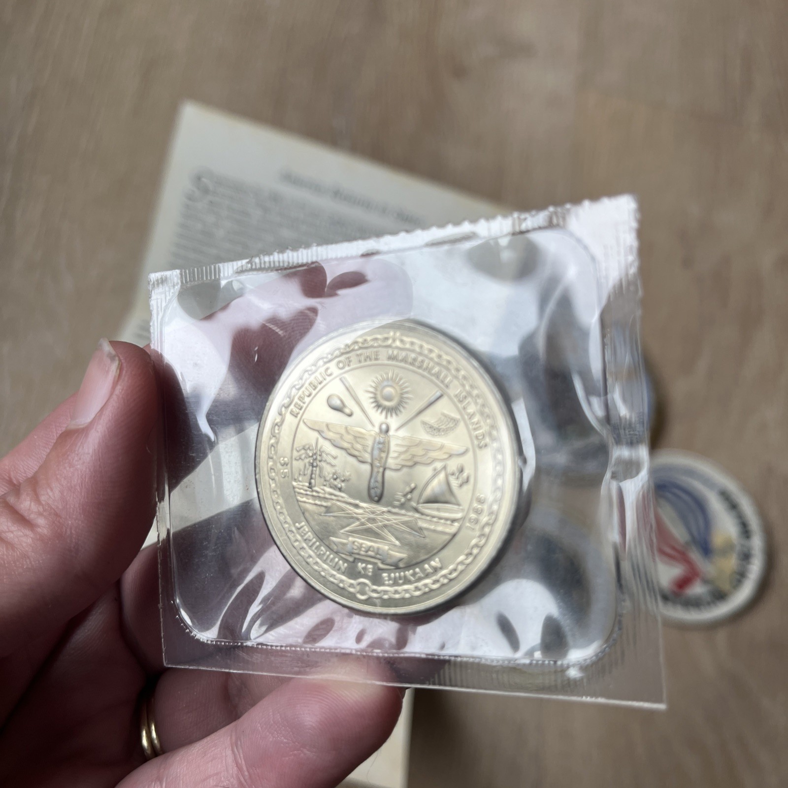 NASA Collection Lot 4pc Discovery $5 Coin + Apollo Mission Outer space Patch Set