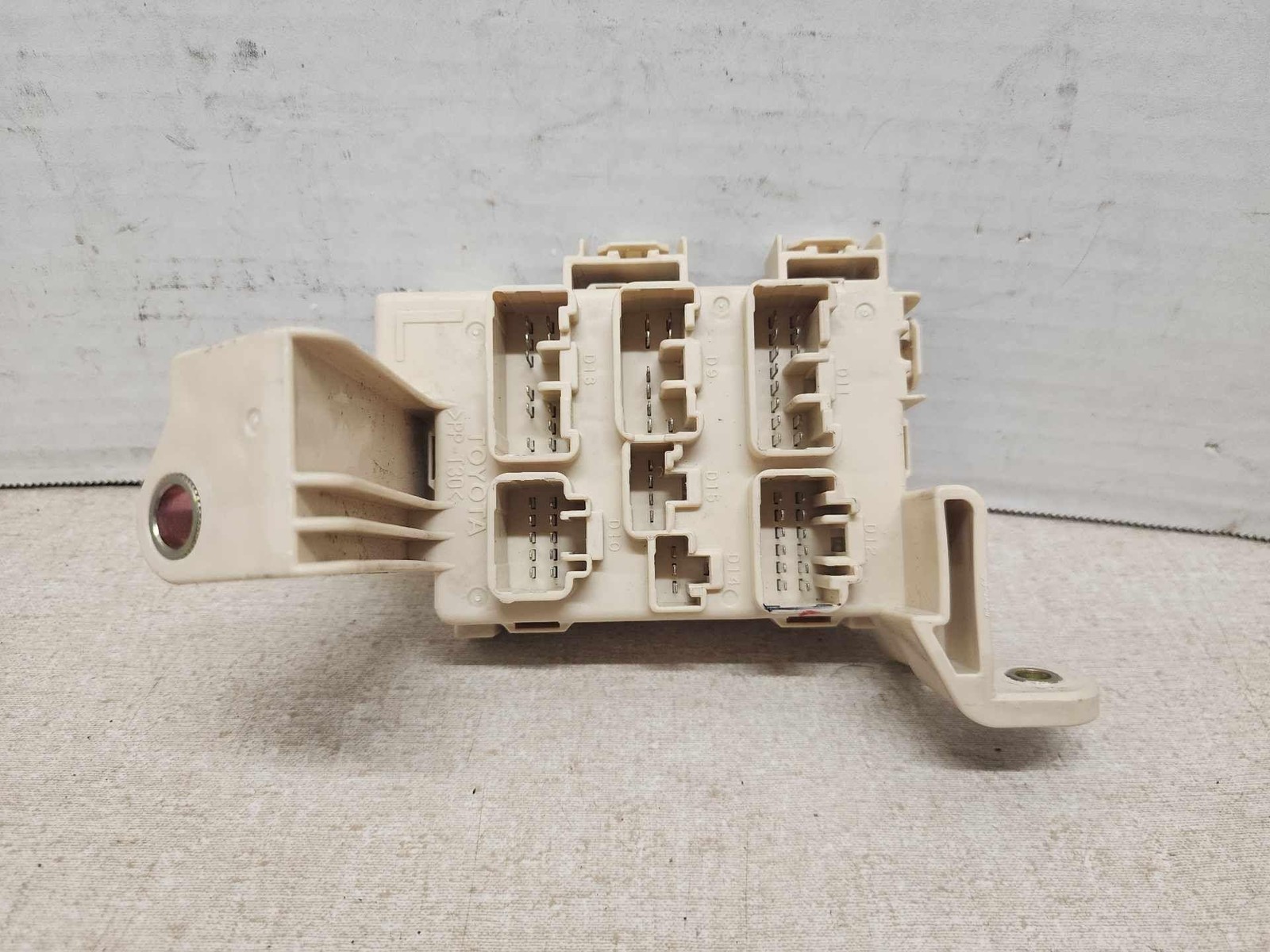 2005 TOYOTA HIGHLANDER Inside Cabin Relay Electrical Module
