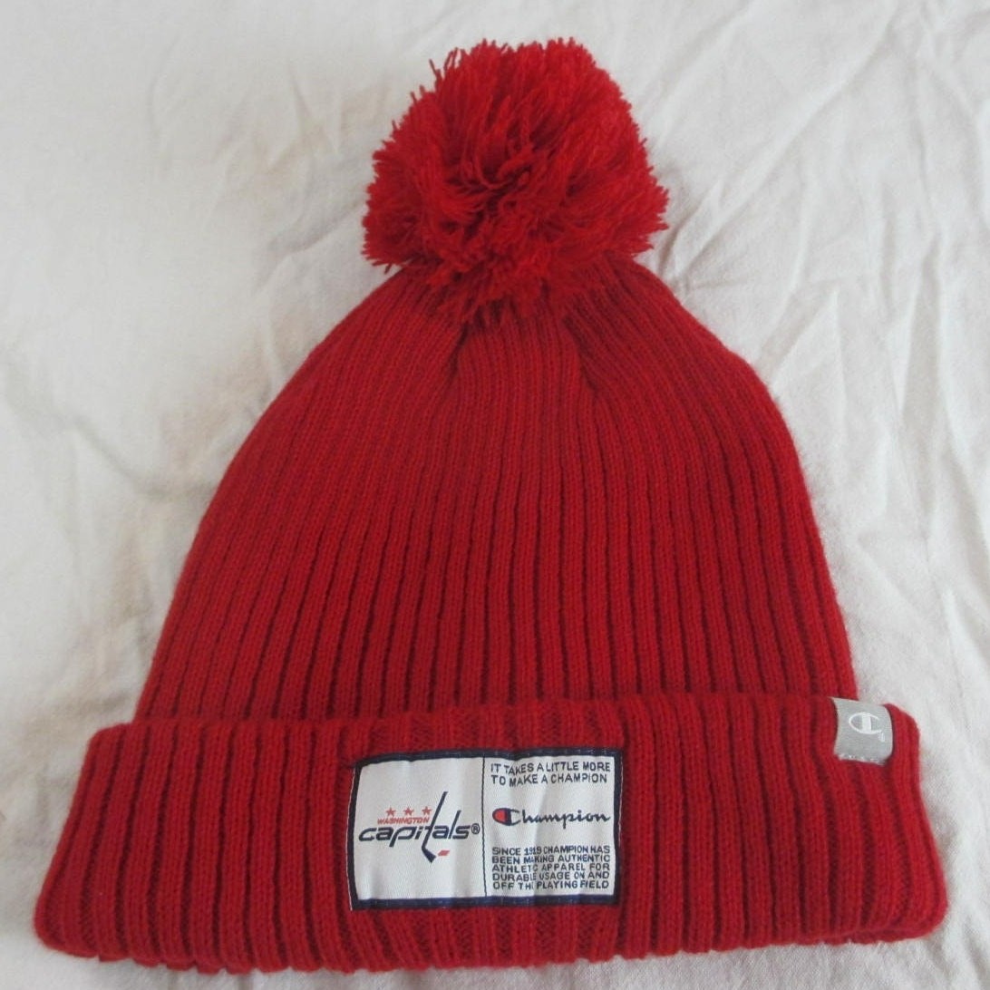 Red Fanatics Men's Red Washington Caps Cuffed Knit Hat with Pom.  Beanie Hat