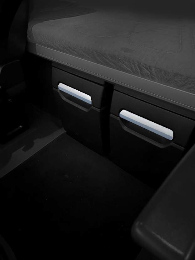 Chrome Trim Refrigerator Under The Bed Handles for Mercedes Actros MP4 MP5 truck