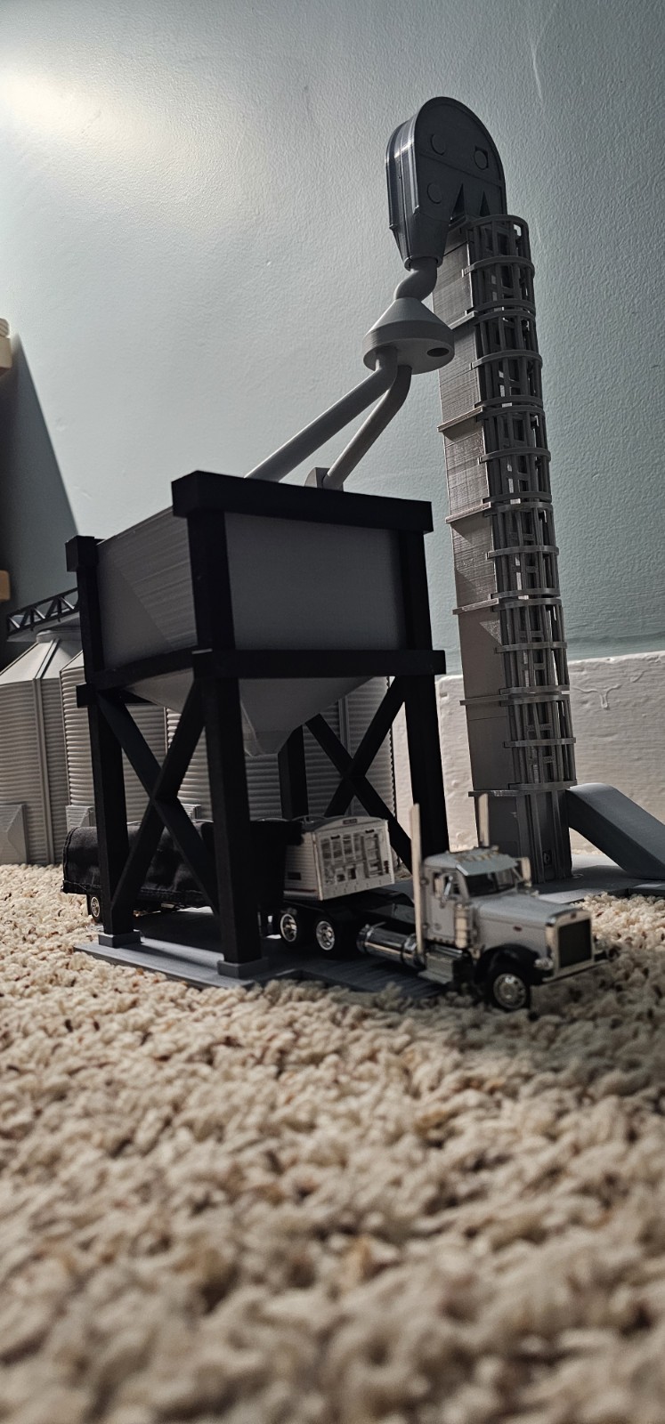 1/64 Scale Large Grain Bin Realistic Farm Toy