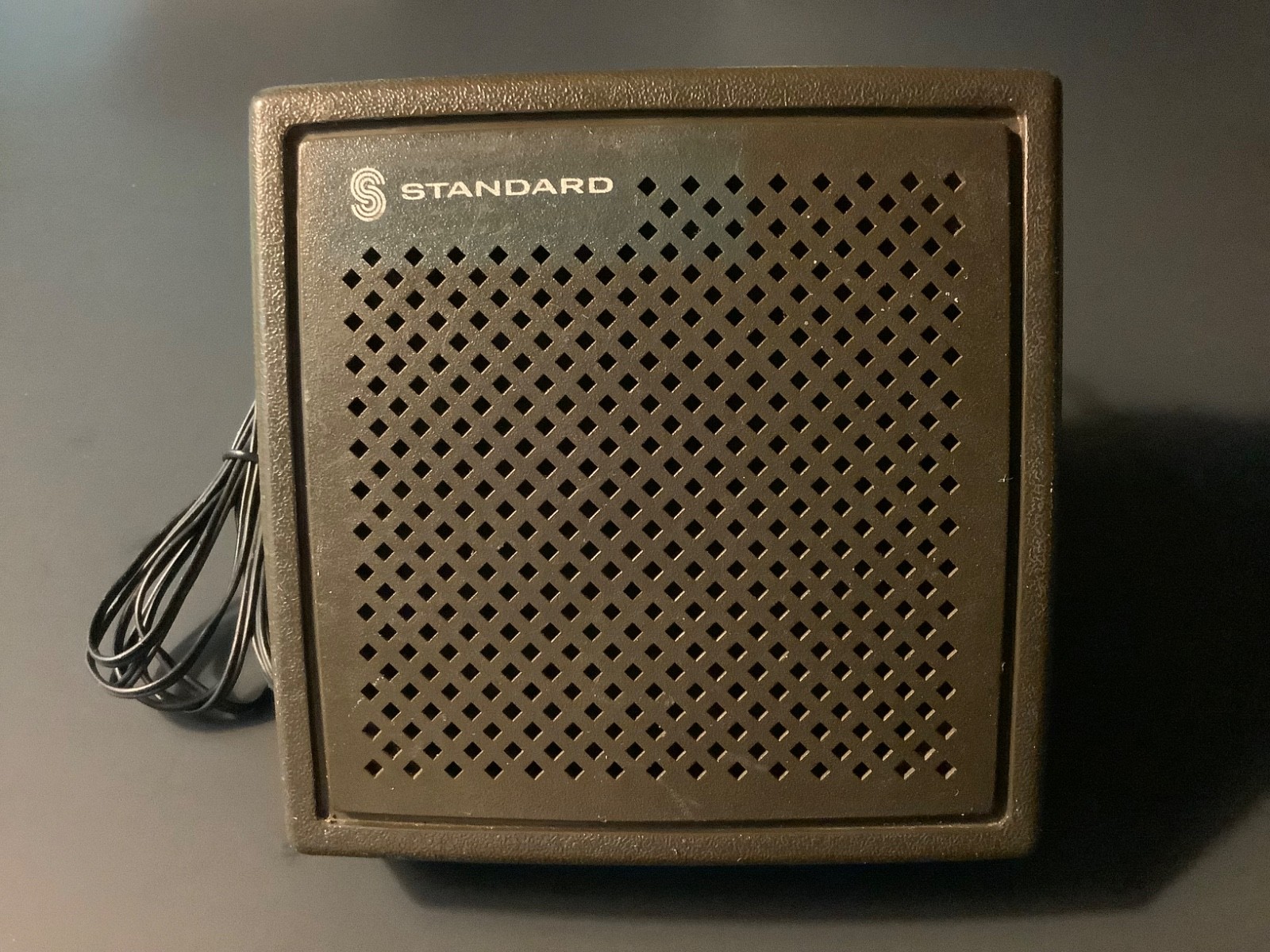 STANDARD COMMUNICATIONS CORP SC-U 201S Communication Speaker w/Mounting Bracket