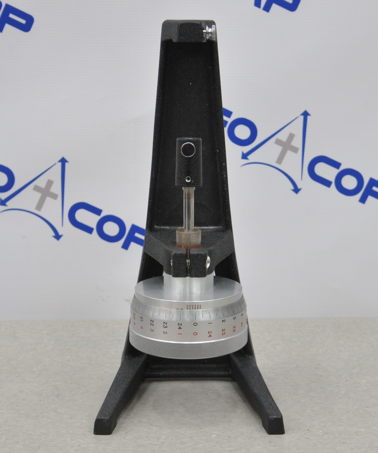 Russell Gauges High Magnification Extensometer Calibrator