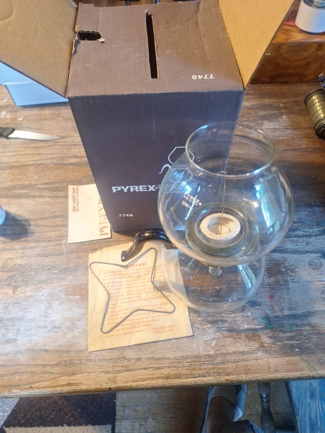 Vintage Pyrex UWA 8-Cup Glass Vacuum Coffee Maker with Glass Rod