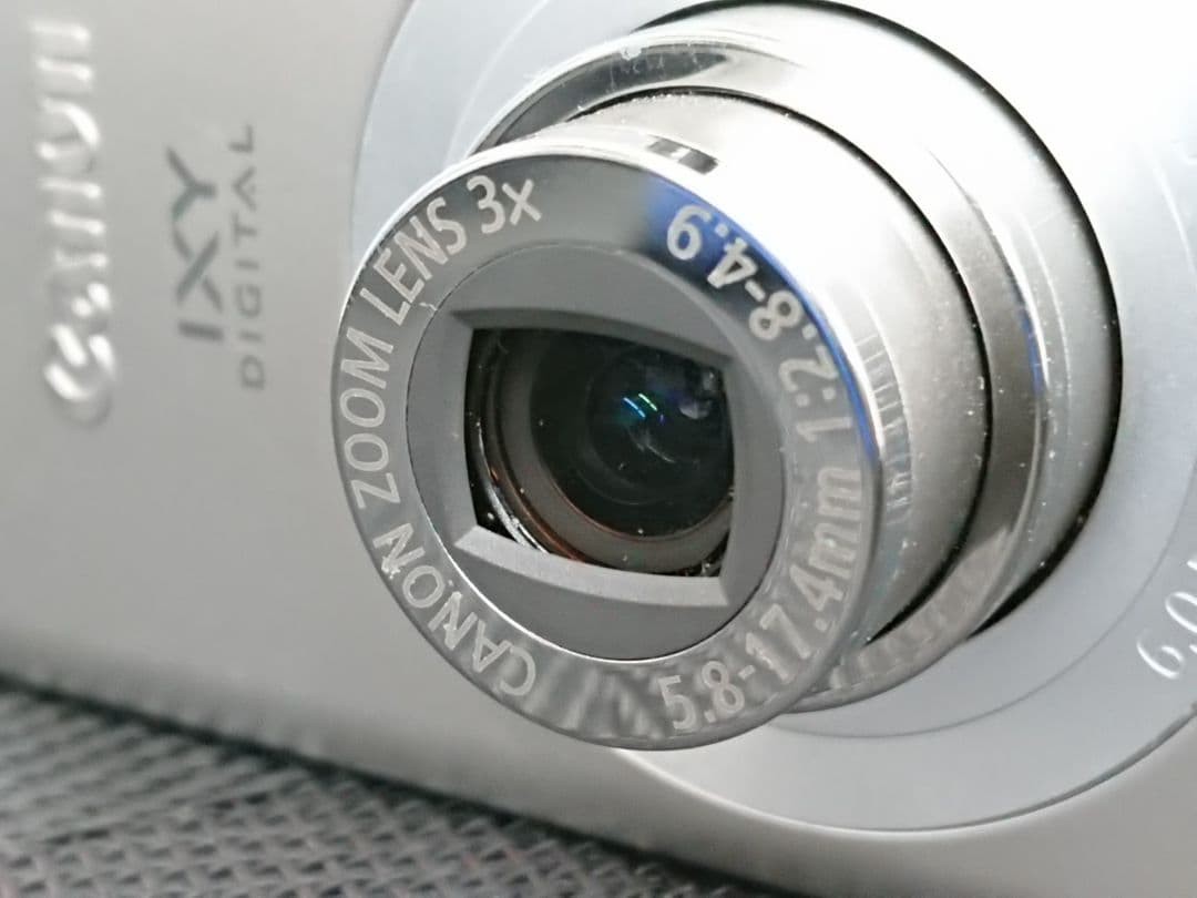 Canon IXY DIGITAL 70 Compact Digital Camera Tested with Minor Wear