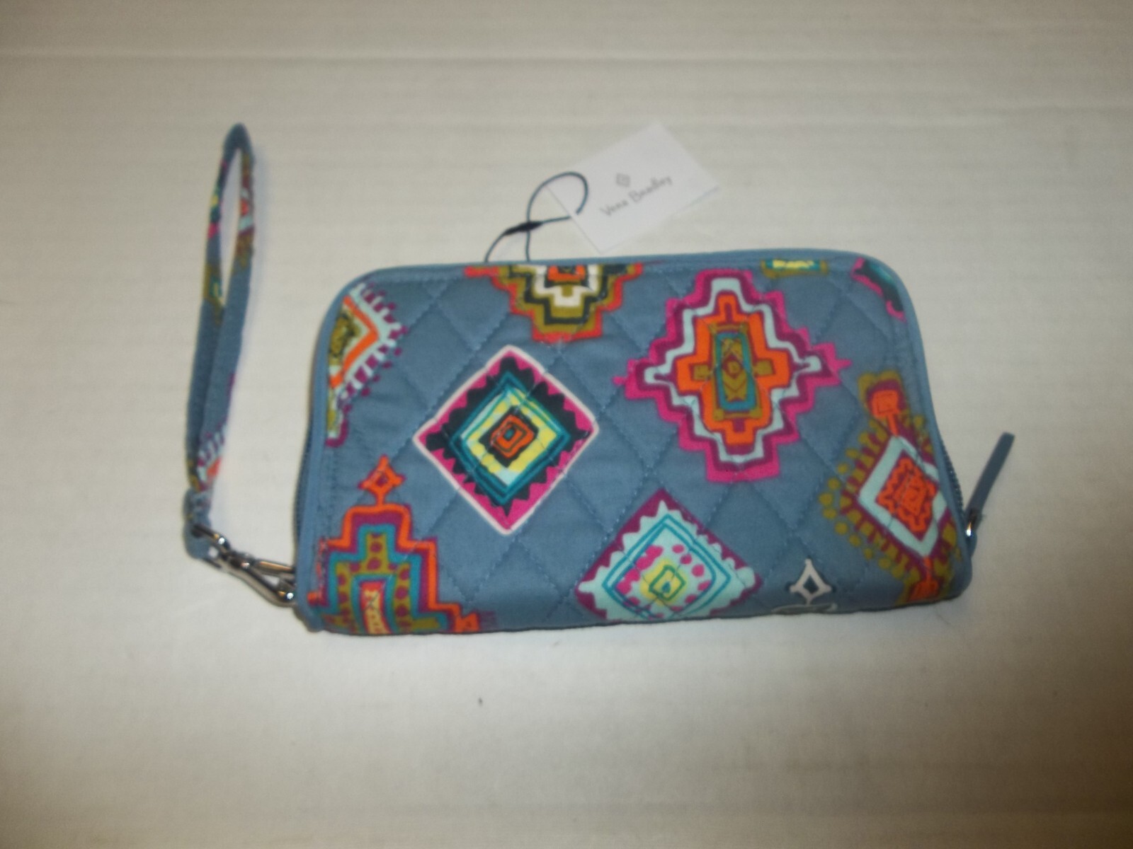 NWT Vera Bradley Painted Medallion RFID Grab & Go Wristlet