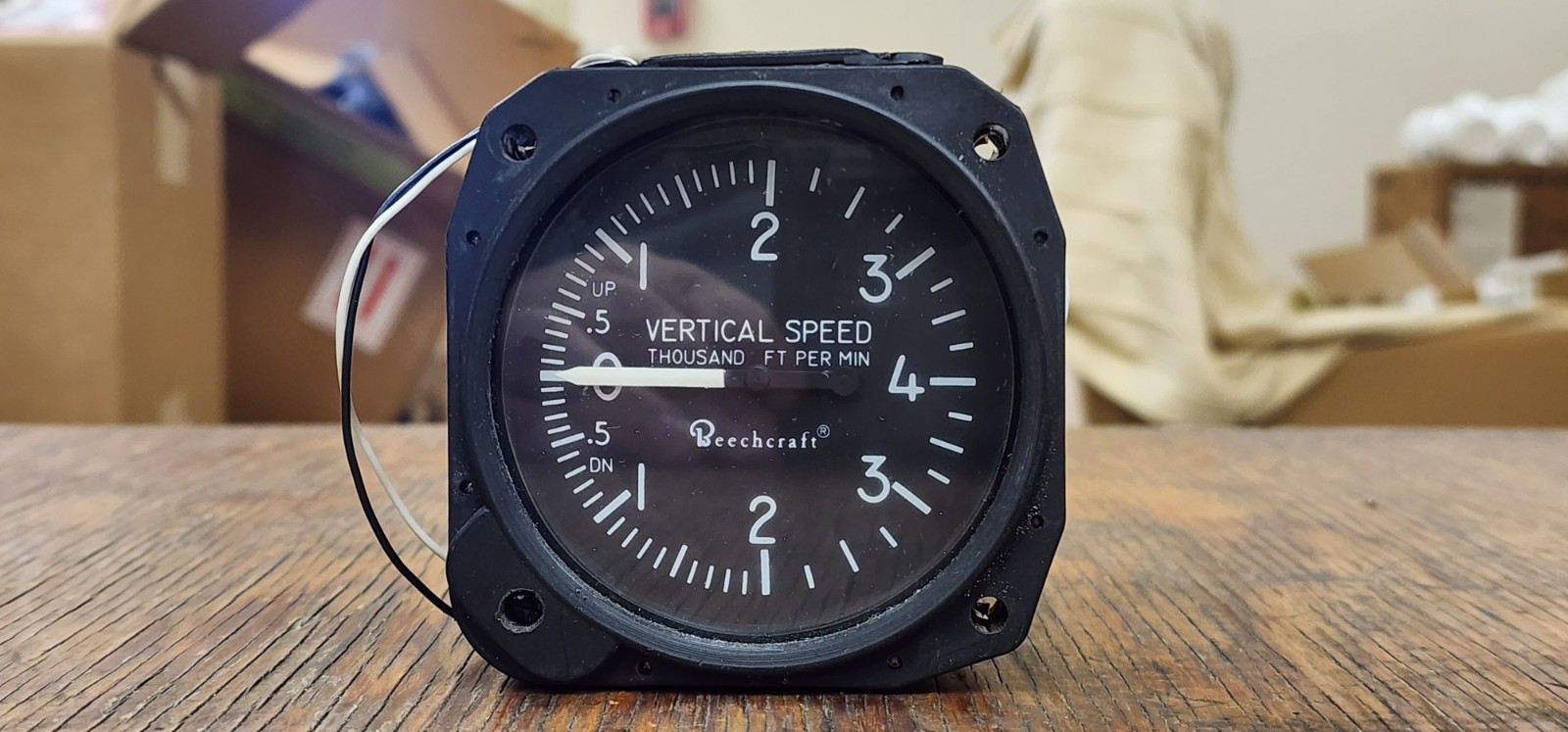 United Instruments Vertical Speed Indicator pn: 7040