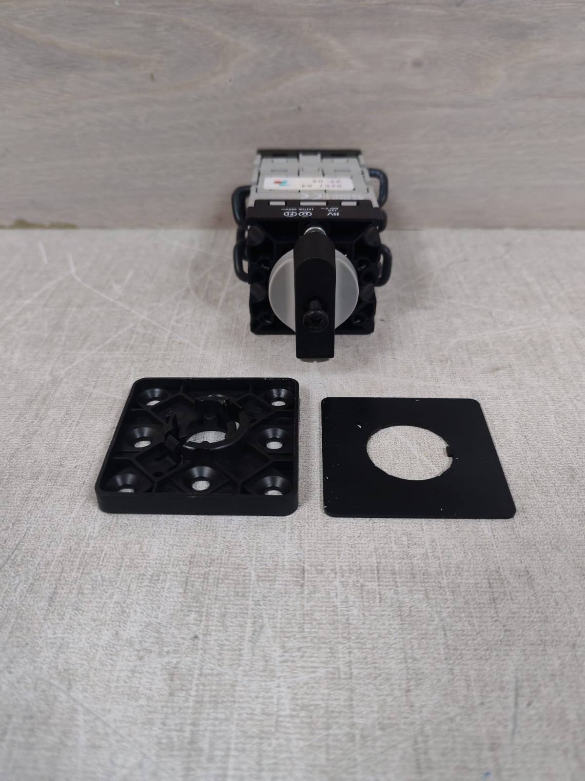 BACO PR12 ROTARY SELECTOR SWITCH 20A- NEW WITHOUT BOX