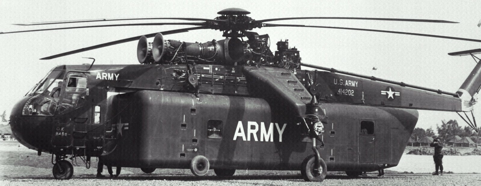B&W Photo Sikorsky CH-54 Tarhe Helicopter Vietnam Cold War Era Aircraft  /5518