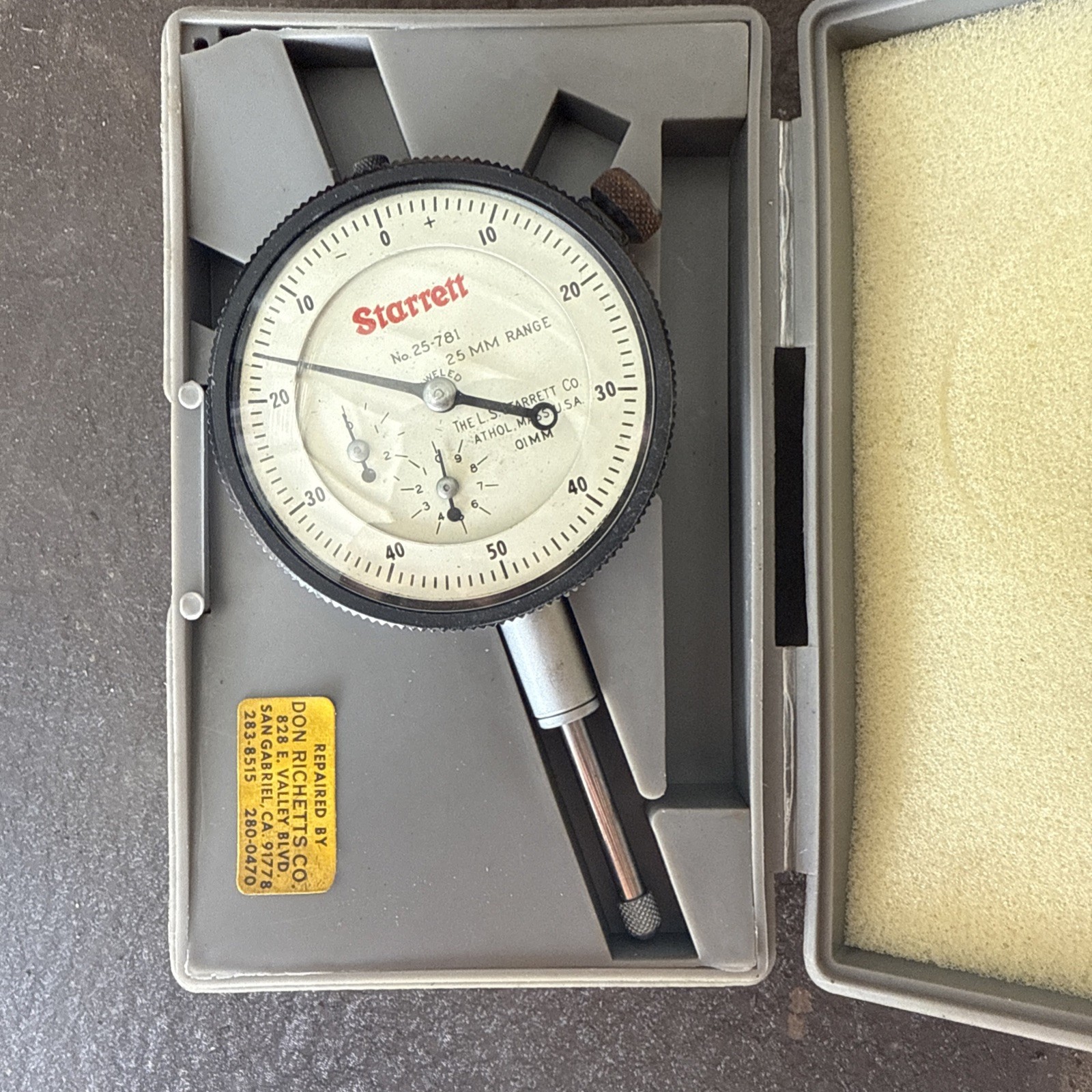 Starrett 25-781J Dial Indicator 0-25.0mm Range, 0-50 Continuous Dial