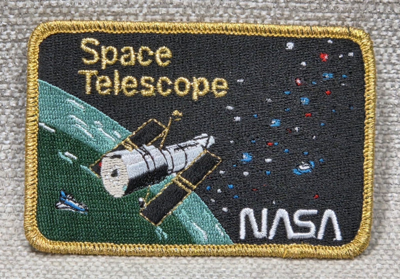 NASA Hubble Telescope Patch 2¾" x 4" Gold Trim STS-31 Space Shuttle Discovery