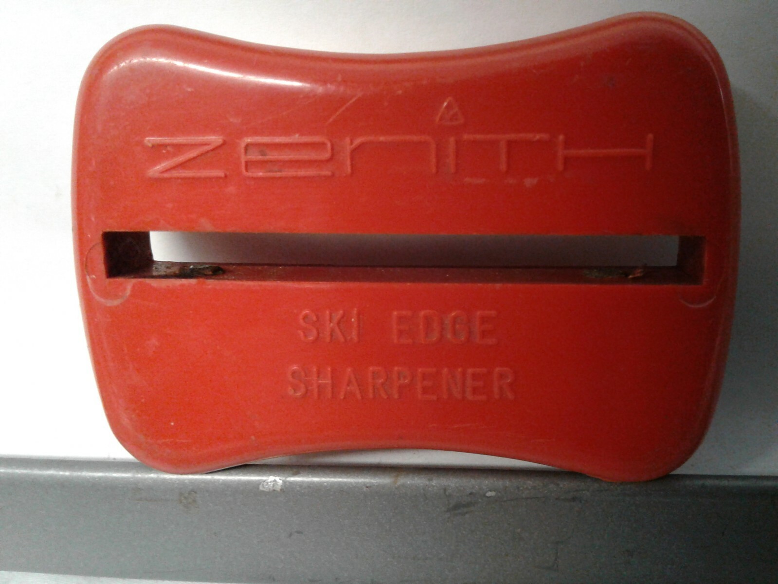 Vintage platic ZENITH SKI EDGE SHARPENER handheld MISSING BLADE made in Italy