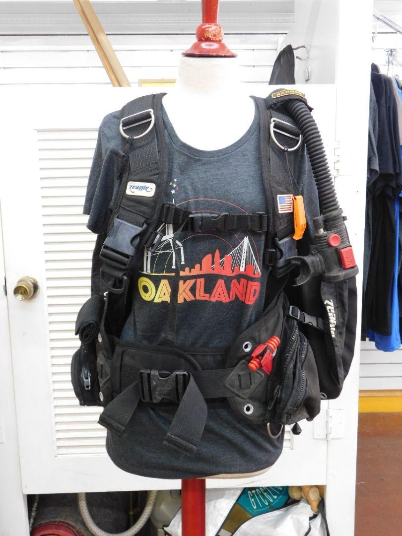 Pre-Owned Zeagle Ranger BCD Black Vest Med Torso Lg Shoulder WORKS!