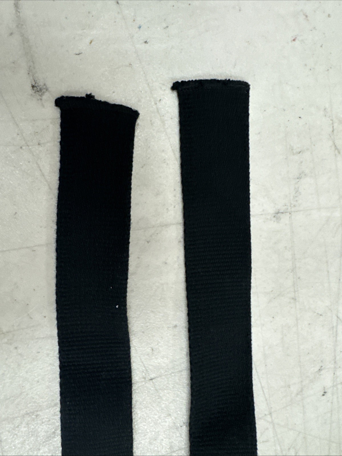 GYMREAPER WRIST STRAPS Approx 20" Long, Black gym workout training