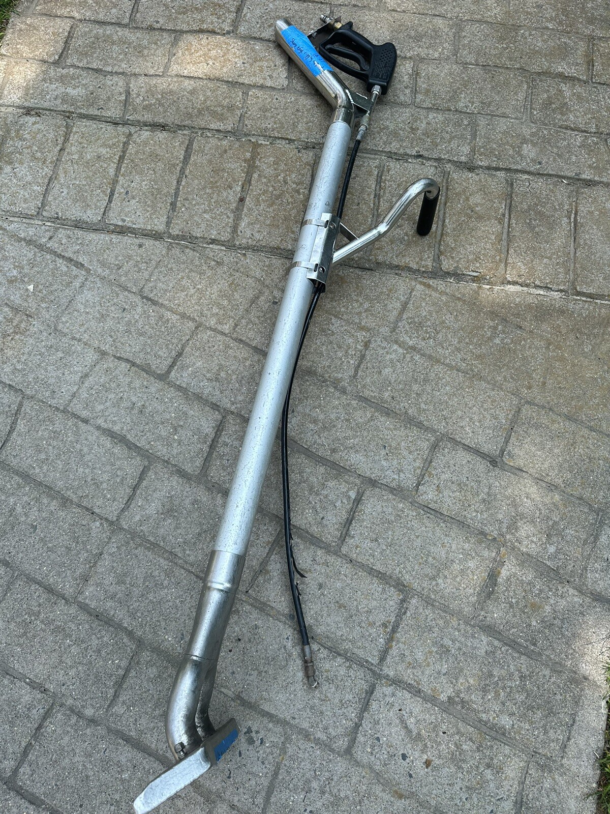 TILE, CARPET CLEANING, HARD SURFACE, & WATER RETRACTION WAND CRACKED HEAD