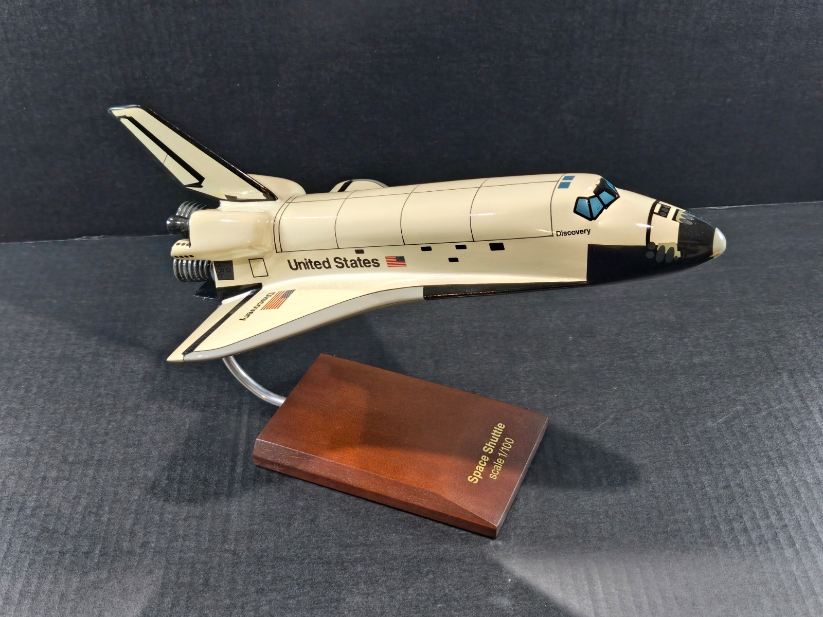 Orbiter Discovery Mahoghany Model