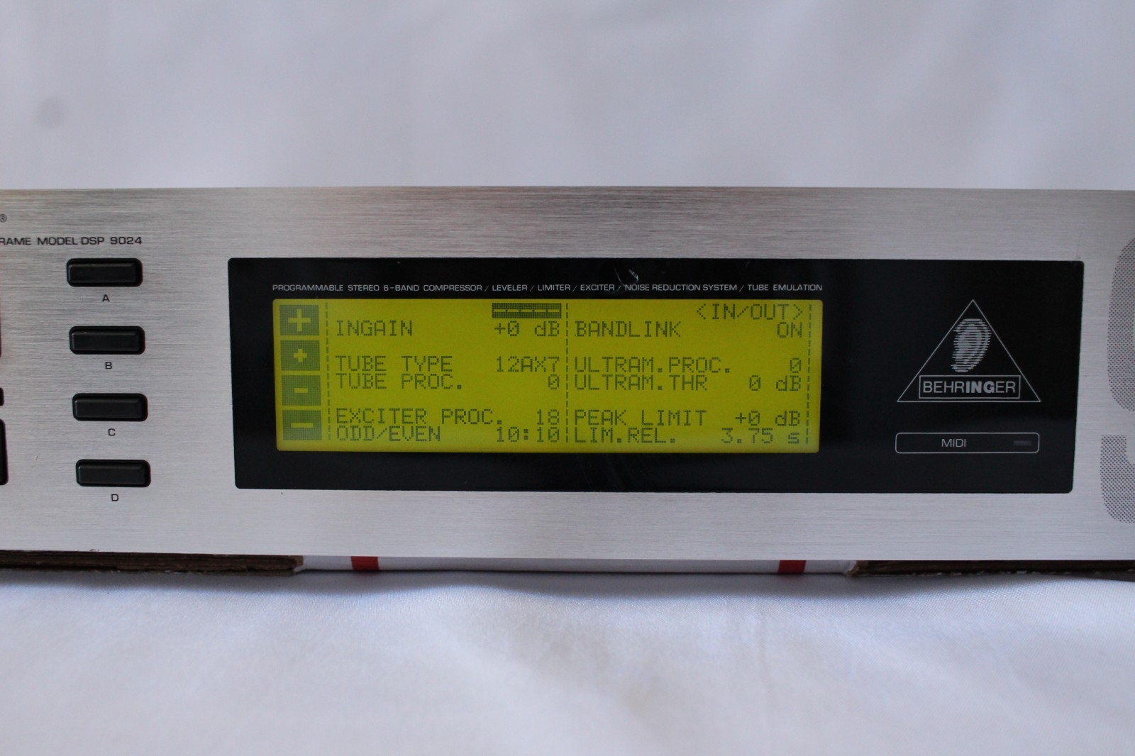 Behringer DSP9024 Ultra-Dyne Pro Digital Processor 24bit Dual DSP Mainframe
