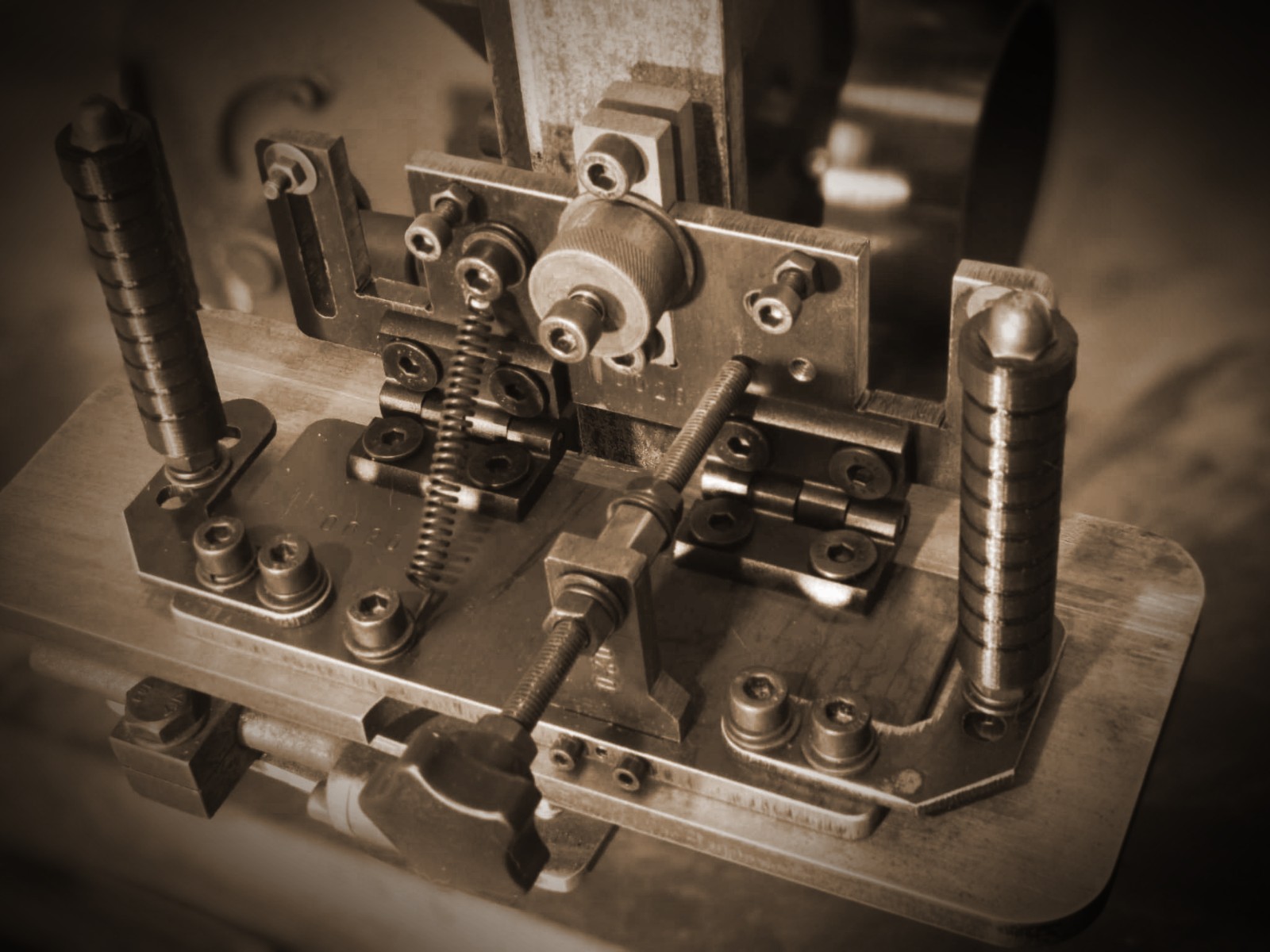 Three position Knife bevel grinding jig.