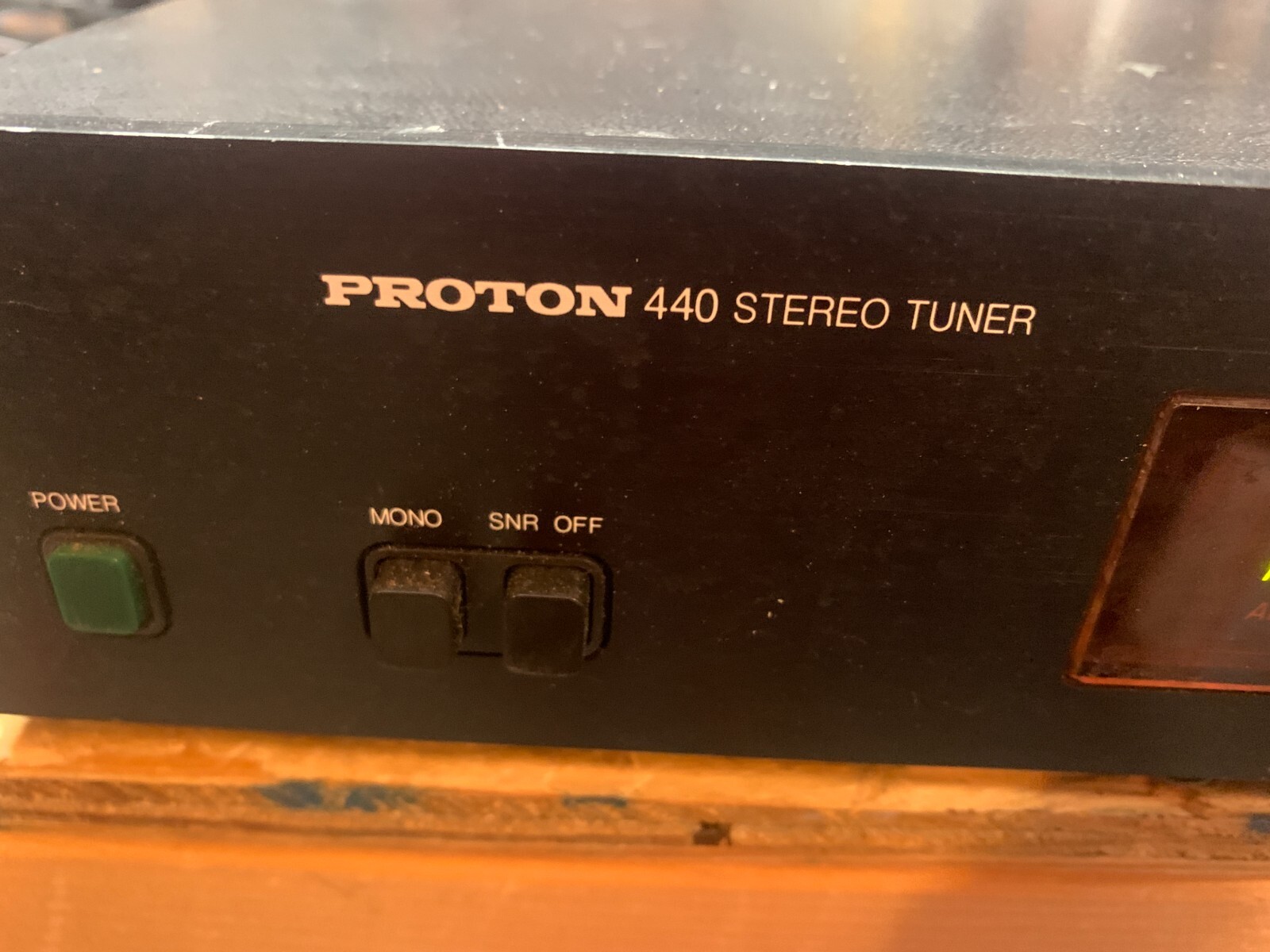 Proton 440 AM/FM Stereo Tuner