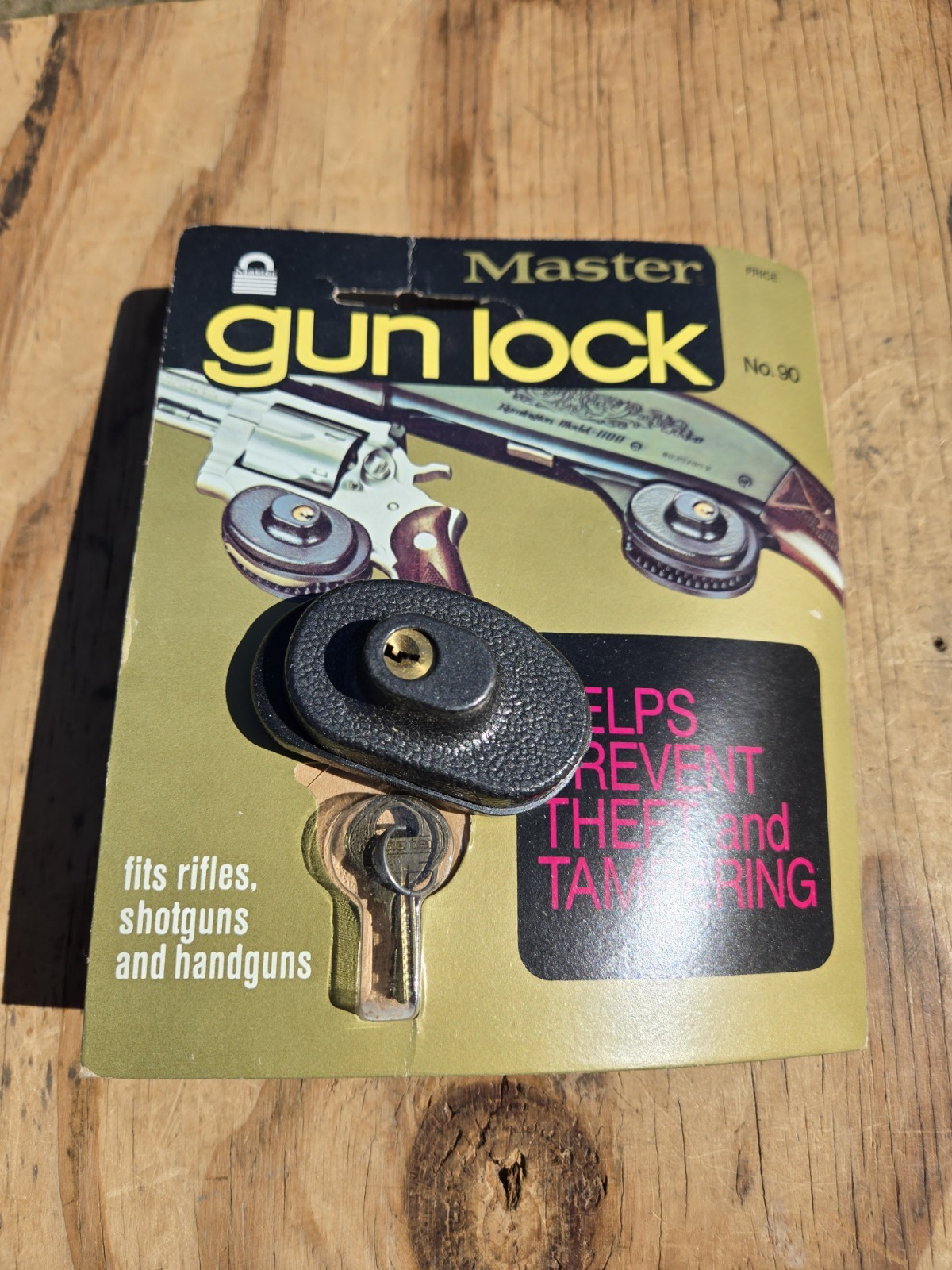 NOS Vintage Master Lock Gun Lock No. 90 Fits Rifles Shotguns Handguns 2 Keys USA
