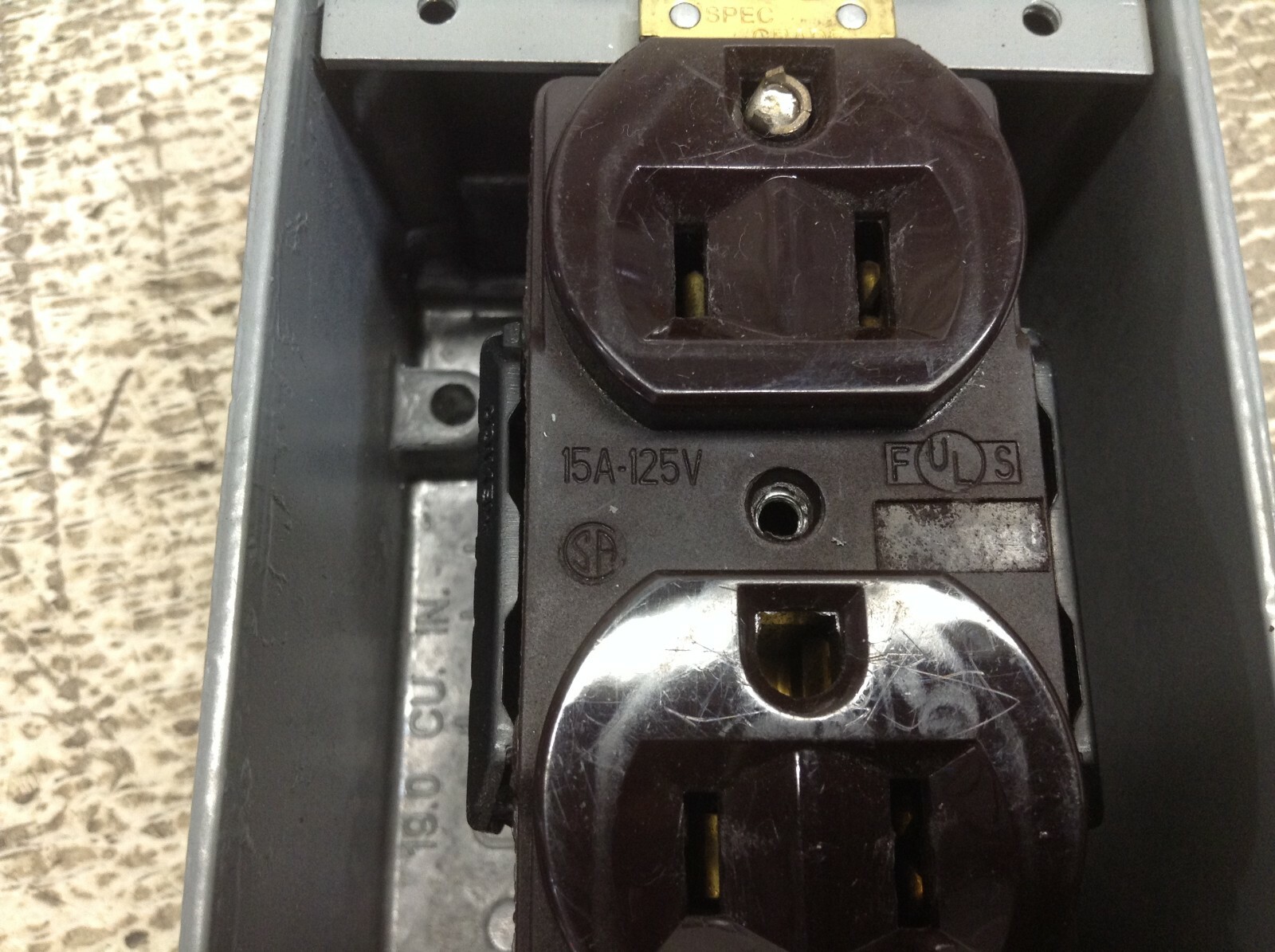 REDODOT Receptacle w/ Enclosure 15 A 125 V (TSC)