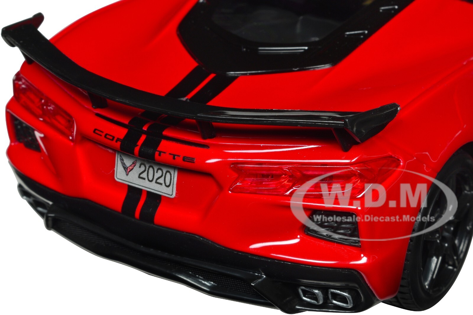 2020 CHEVROLET CORVETTE STINGRAY COUPE RED W/STRIPES 1/24 DIECAST MAISTO 31534