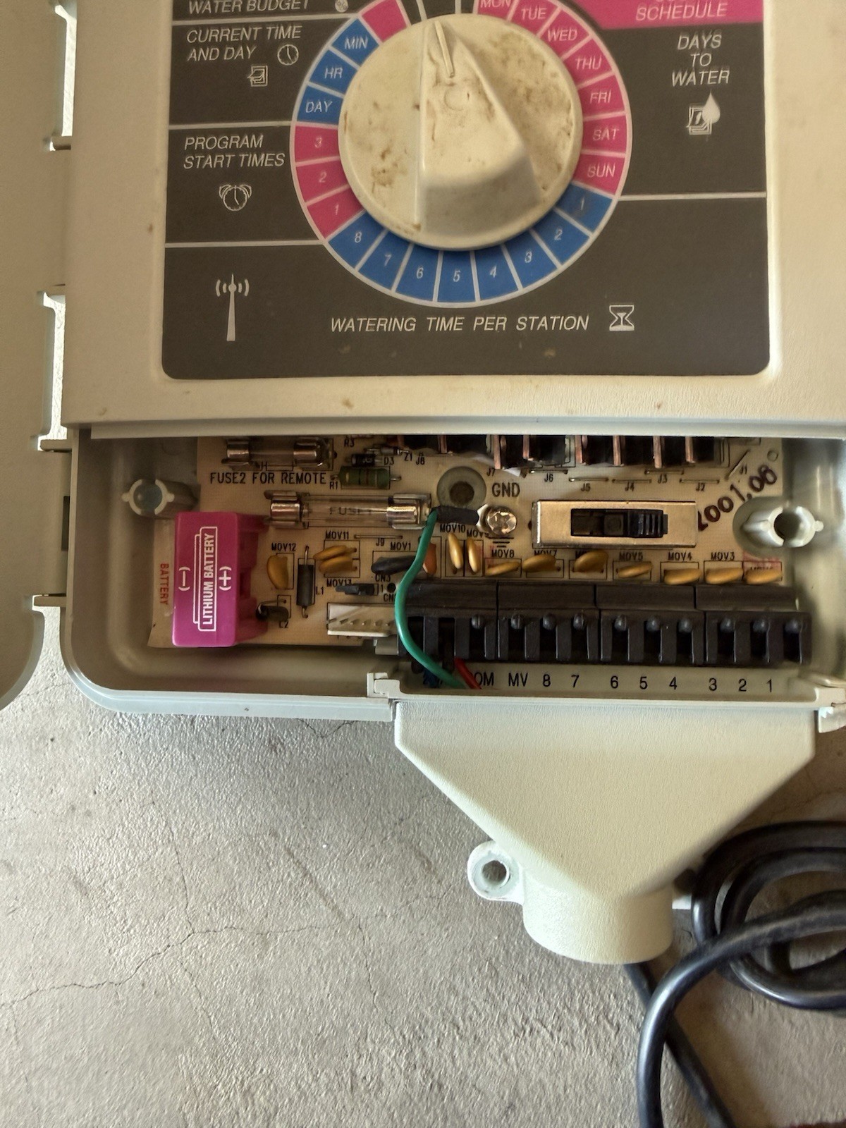 Rain Bird ESP-8SI 8 Zone Sprinkler Controller Tested And Working Used