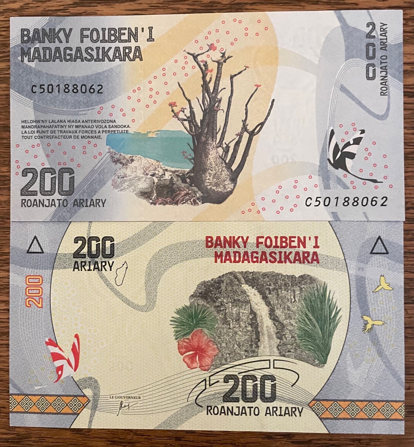 MADAGASCAR 2017 200 ARIARY UNCIRCULATED BANKNOTE P-98 BUY FROM A USA SELLER