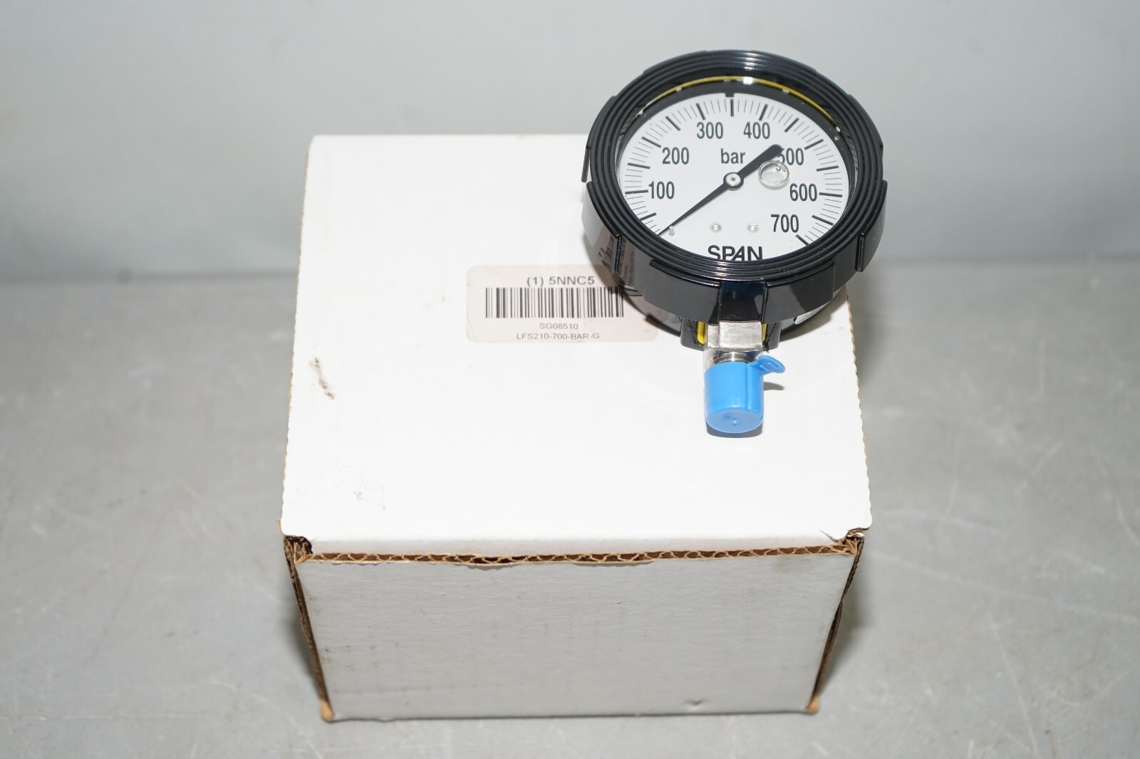 ^ SPAN LFS-210-700 BAR-G Pressure Gauge,0 to 700 Bar,2-1/2In 5NNC5 #X4672
