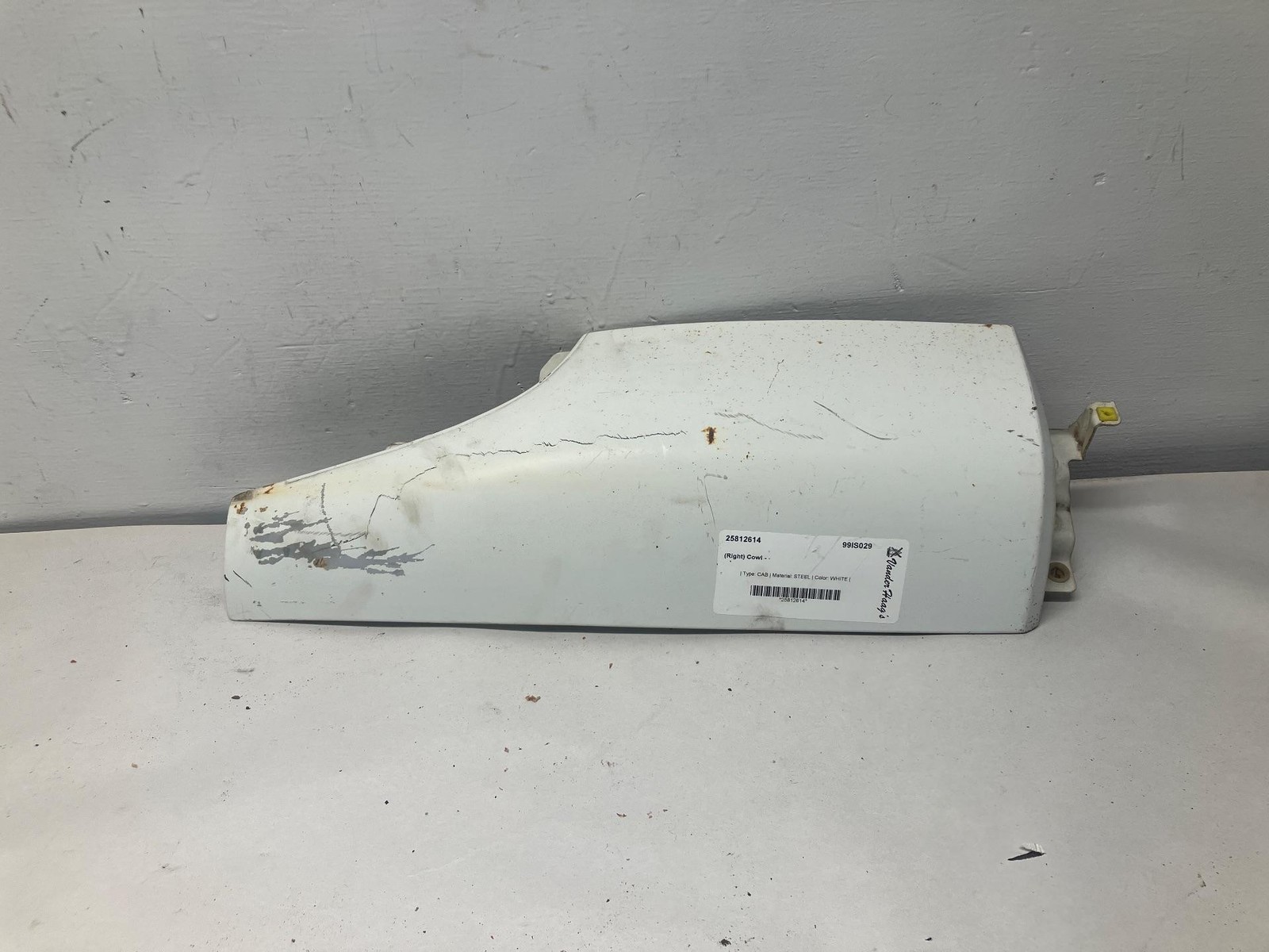 Isuzu NPR WHITE Right/Passenger CAB Cowl - Used