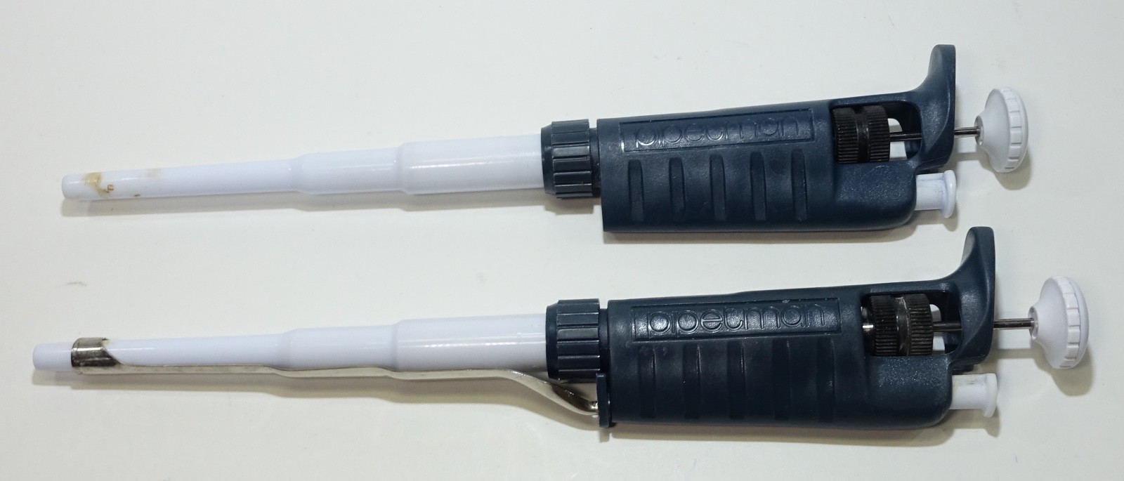 2X Gilson Pipetman P1000 Pipettes, needs calibration and service
