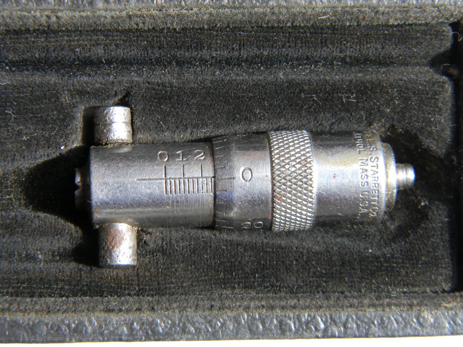 Vintage Starrett Inside .001" Micrometer with 4-5" rod & original case Made USA