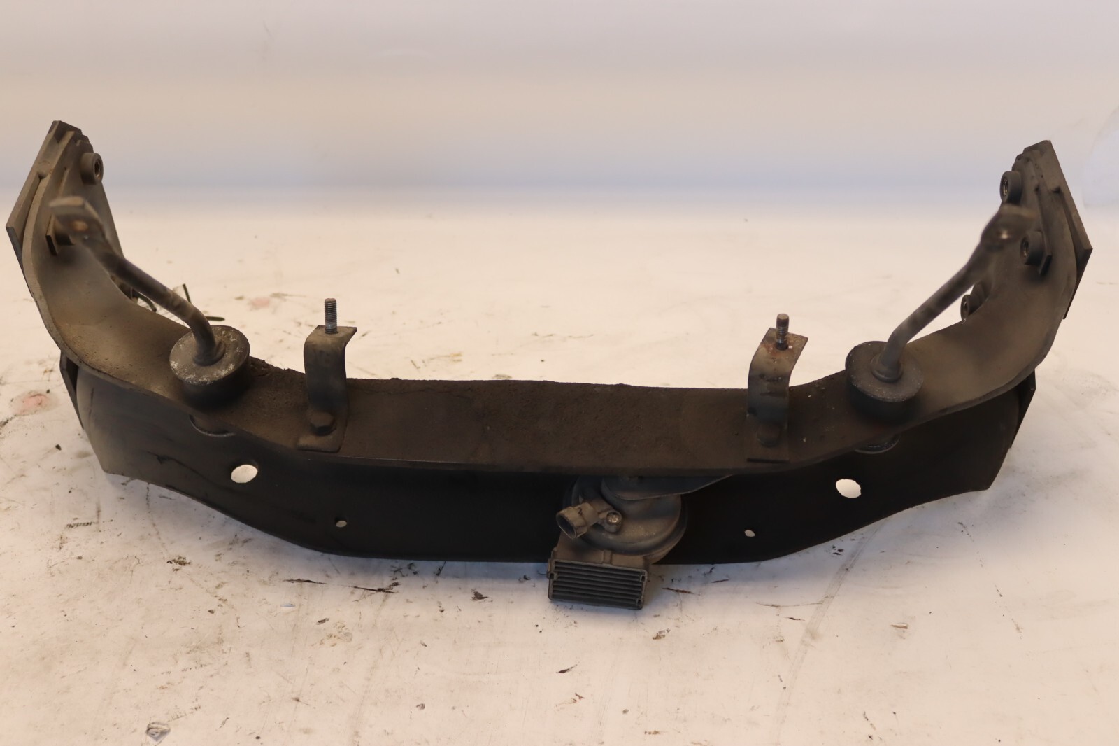 2008-2018 INTERNATIONAL DURASTAR 4300 ENGINE MOUNT SUPPORT BRACKET FRAME OEM