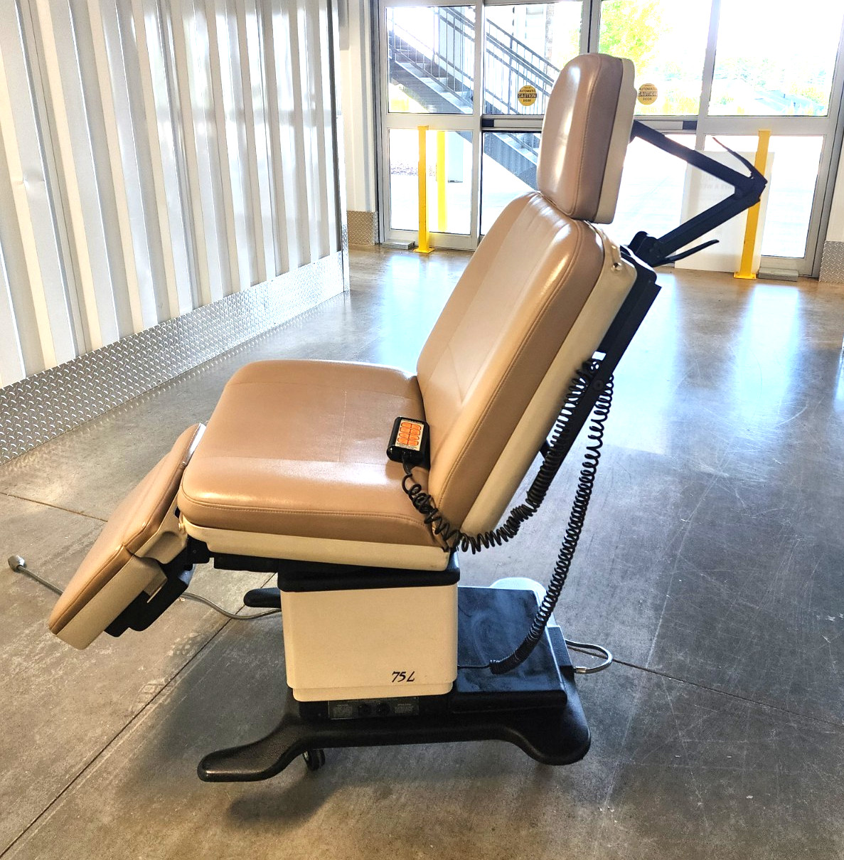 MIDMARK RITTER 75L POWER PROCEDURE EXAM CHAIR 411-011
