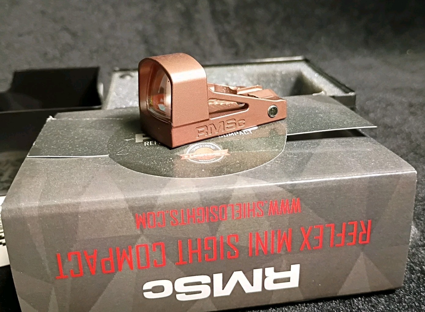 Shield RMSc Glass Edition  4 MOA - Reflex Sight RMSc-4MOA Bronze!  EXC!