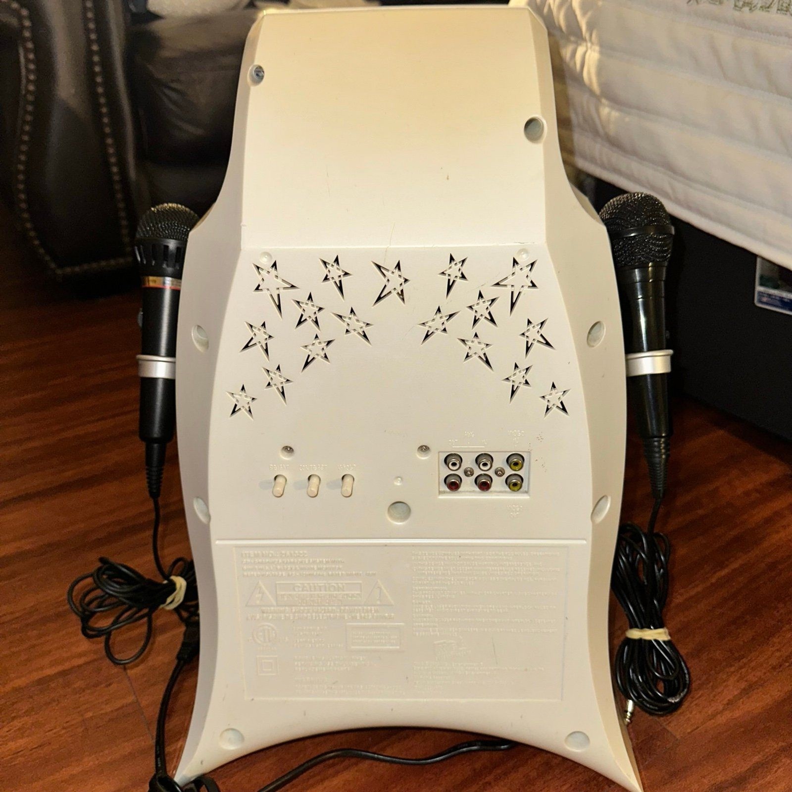 Y2K 2003 Bratz 261322 CD+ GRAPHICS KARAOKE Machine SYSTEM