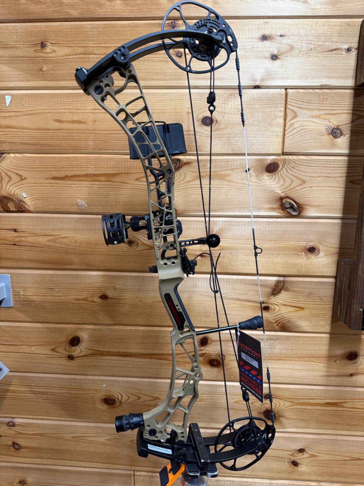 Darton Archery TriTech 31 Flat Dark Earth 60-70lb RH Qad Package