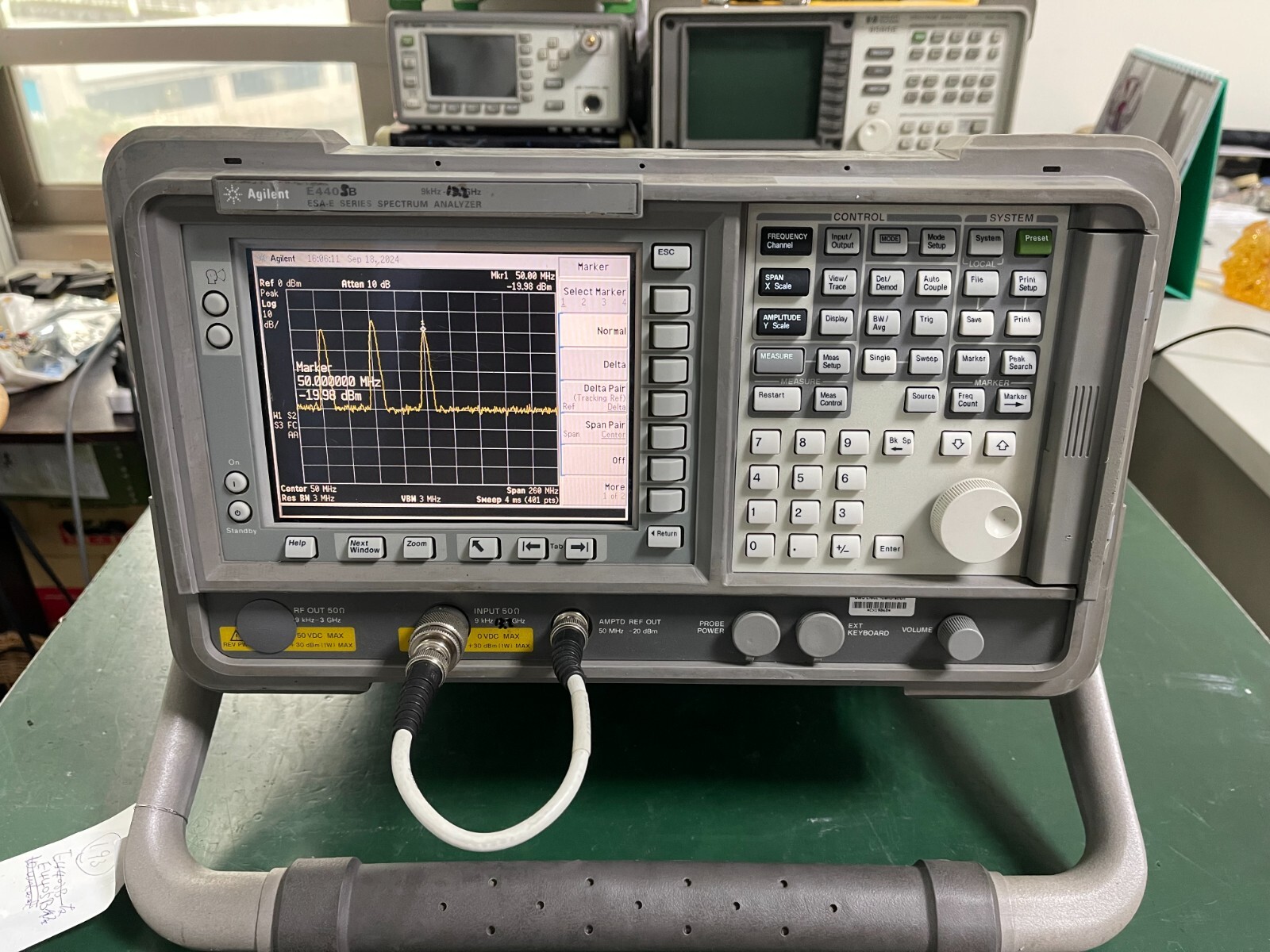 Agilent ESA E4405B 9kHz - 13.2GHz Spectrum Analyzer