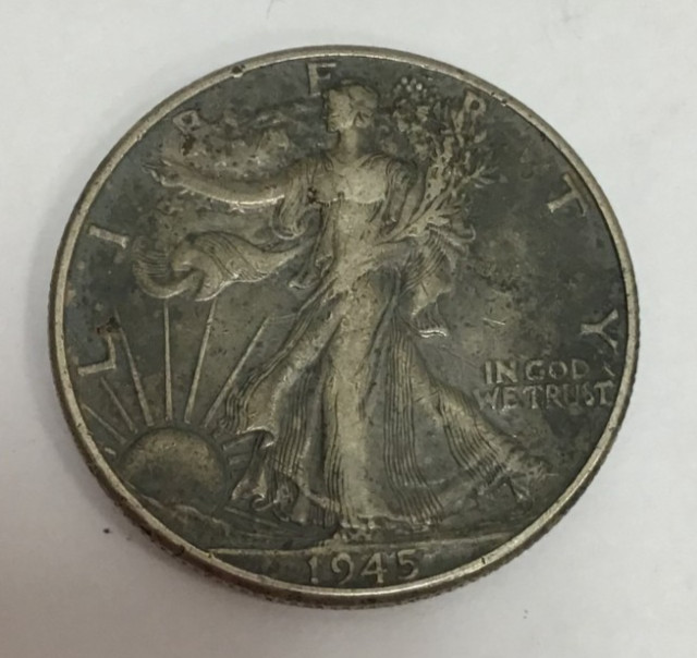 (MA3) 1945 Walking liberty Half Dollar - 90% Silver - Circulated