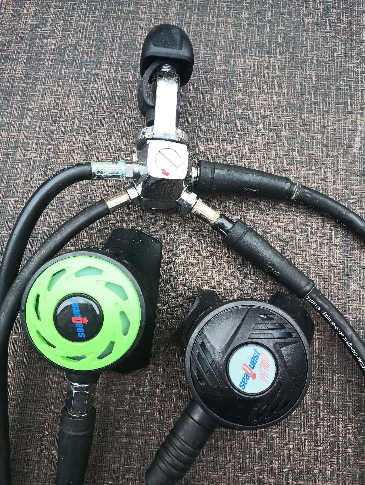 SeaQuest Scuba Regulator & octo /Oceanic Datamaster - Untested